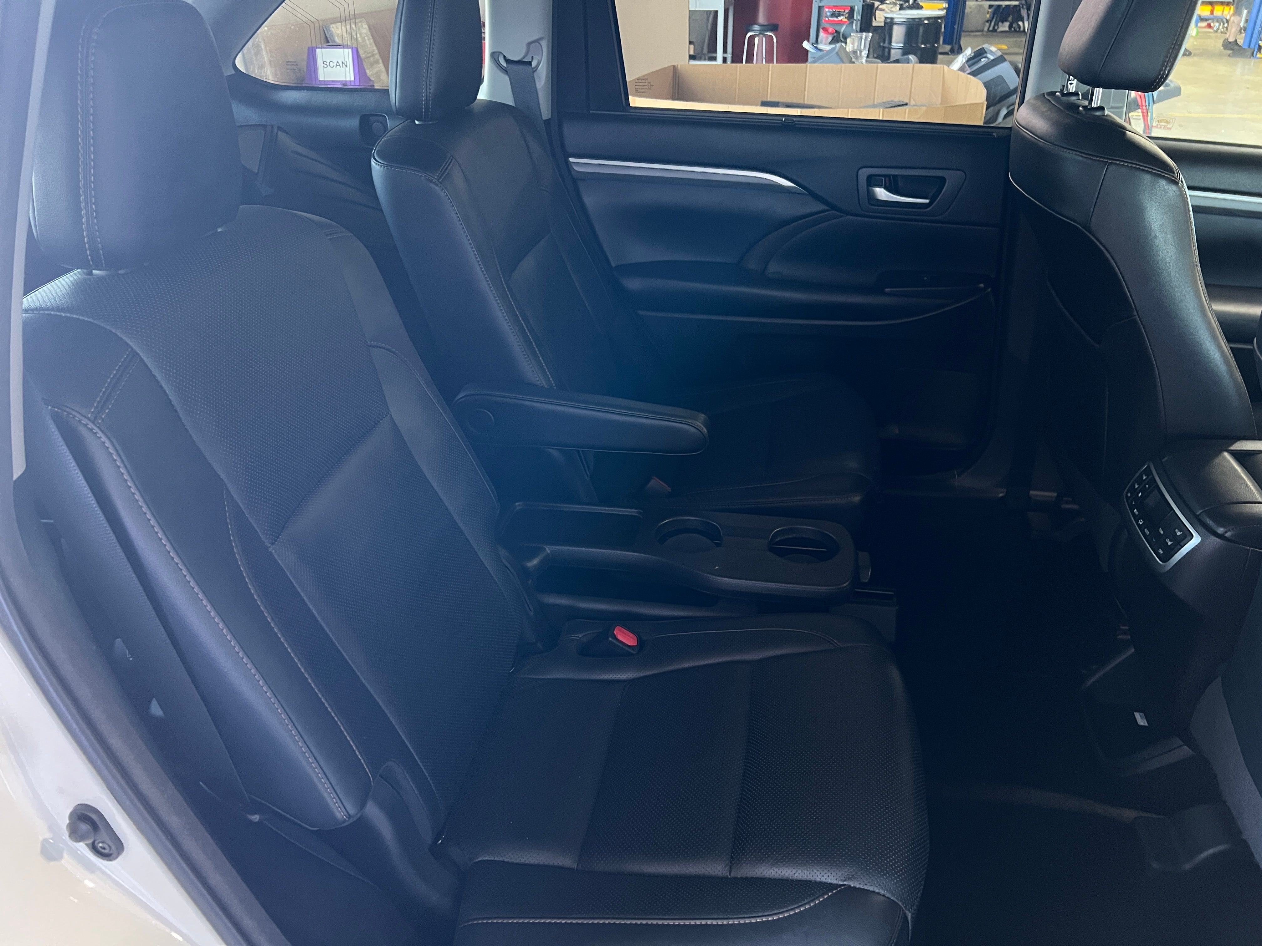 Thumbnail: 2018 Toyota Highlander - 5