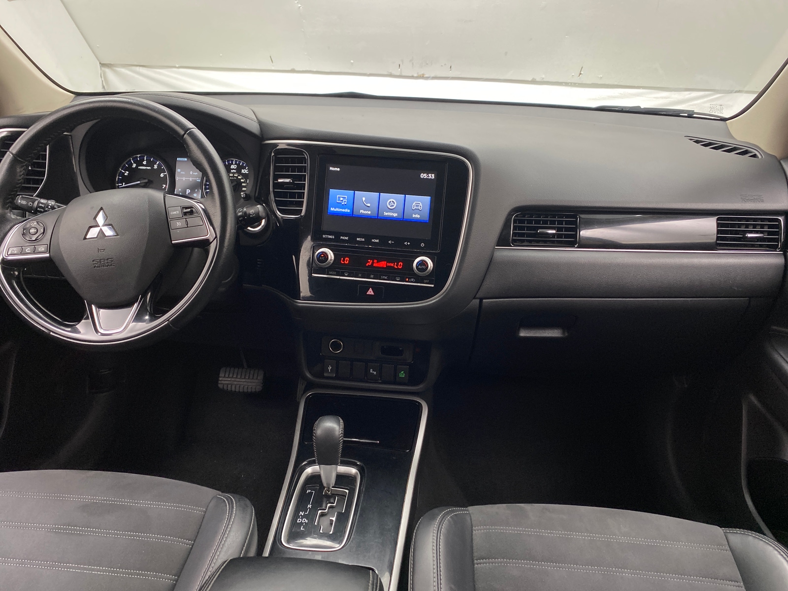 Thumbnail: 2020 Mitsubishi Outlander - 3