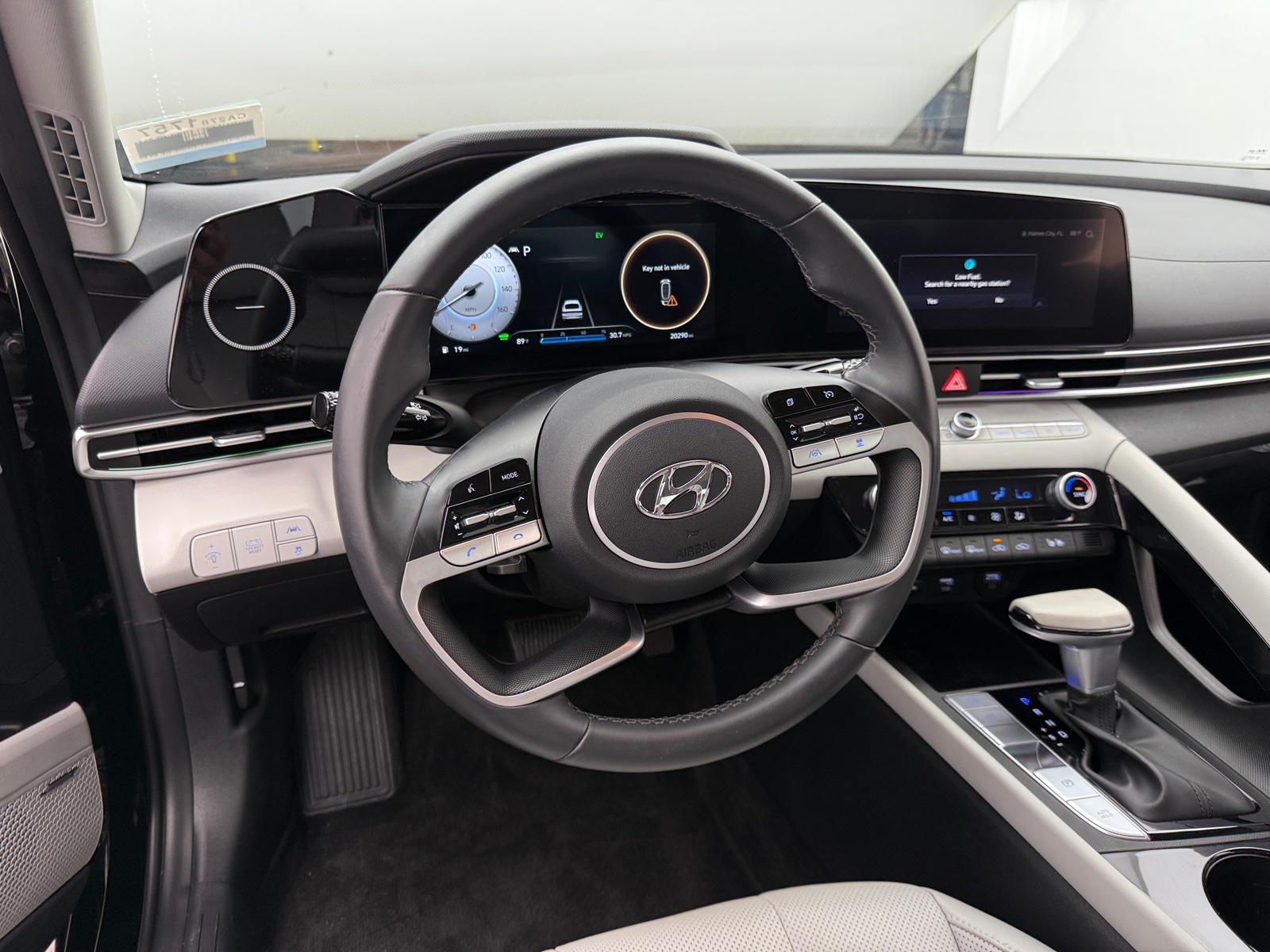 Thumbnail: 2023 Hyundai Elantra - 4