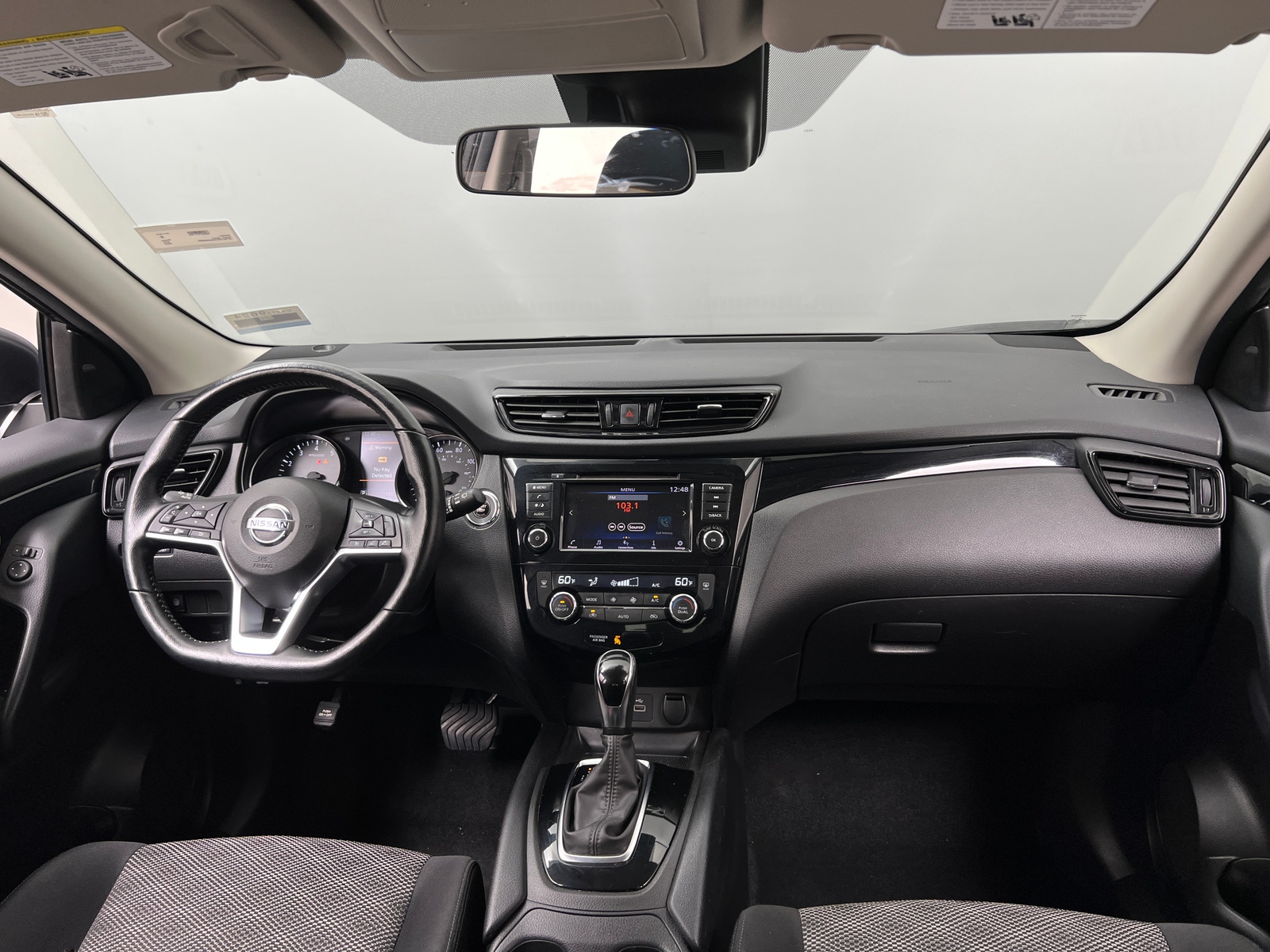 Thumbnail: 2022 Nissan Rogue Sport - 3