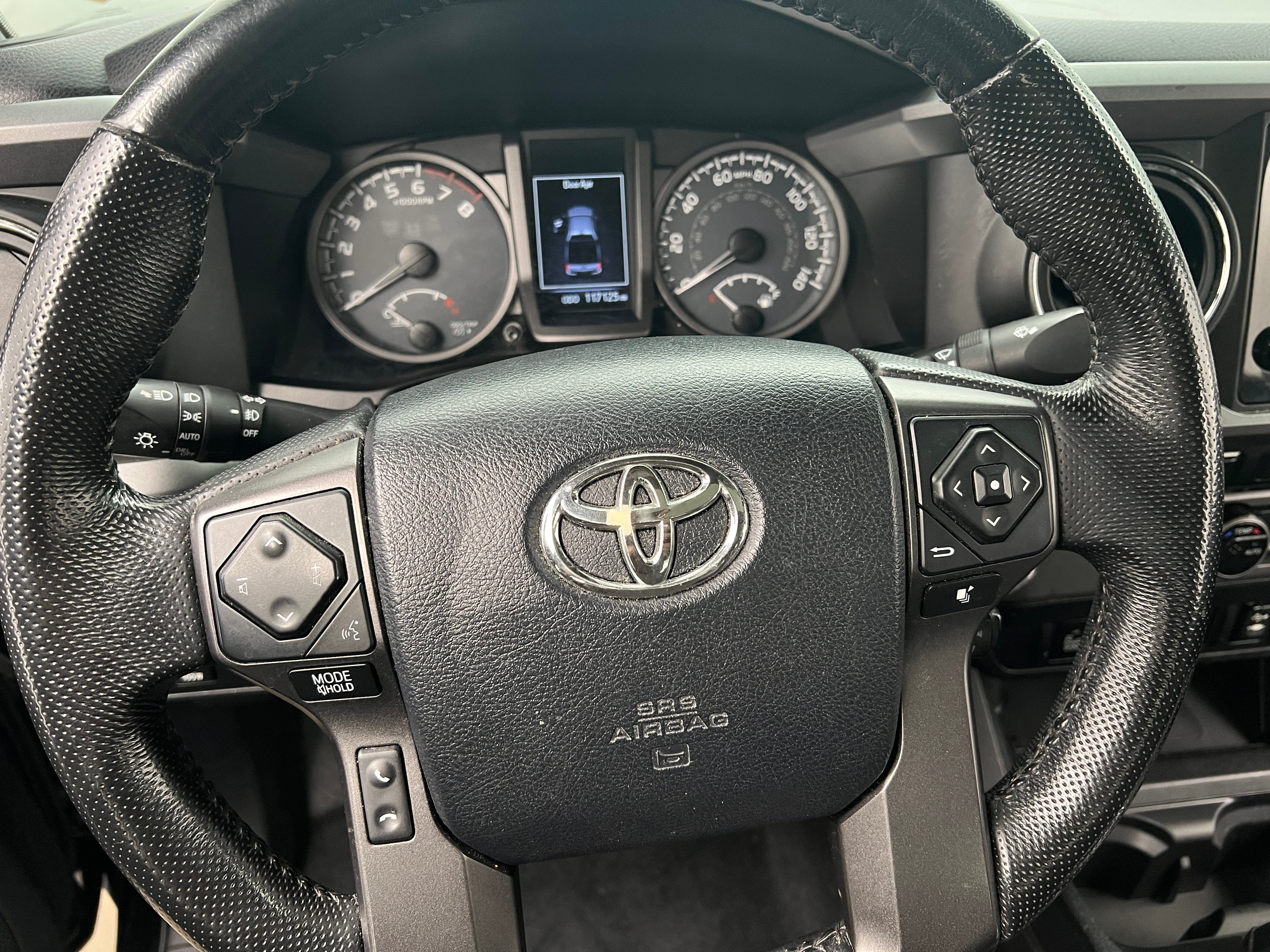 Thumbnail: 2016 Toyota Tacoma - 5