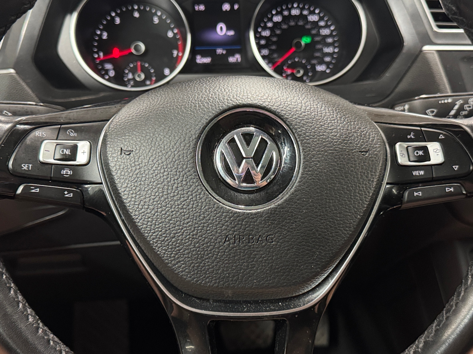 Thumbnail: 2019 Volkswagen Tiguan - 4