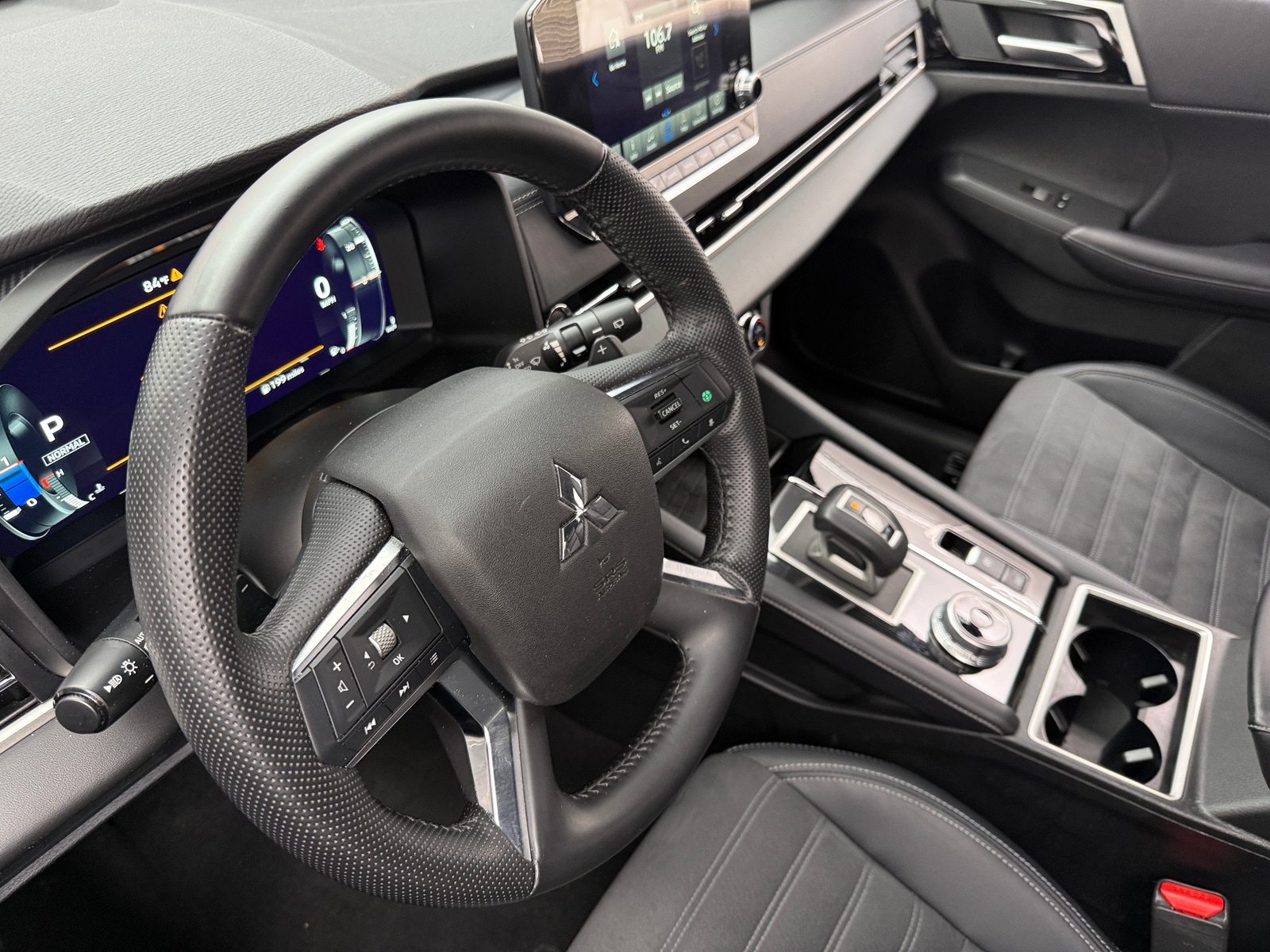 Thumbnail: 2024 Mitsubishi Outlander - 4