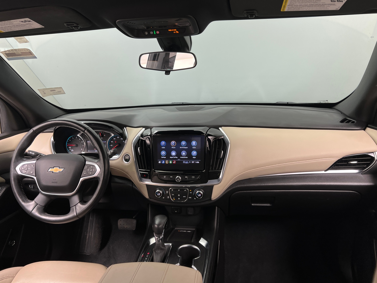 Thumbnail: 2022 Chevrolet Traverse - 2