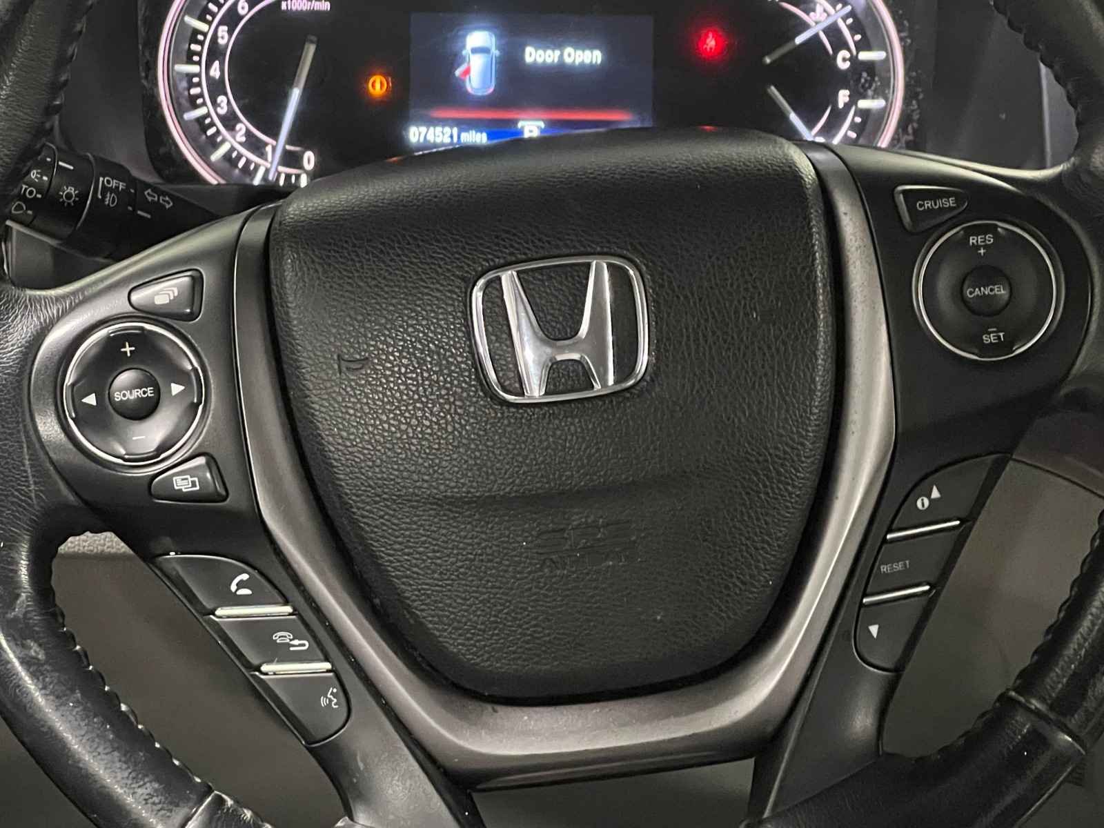 Thumbnail: 2017 Honda Pilot - 4