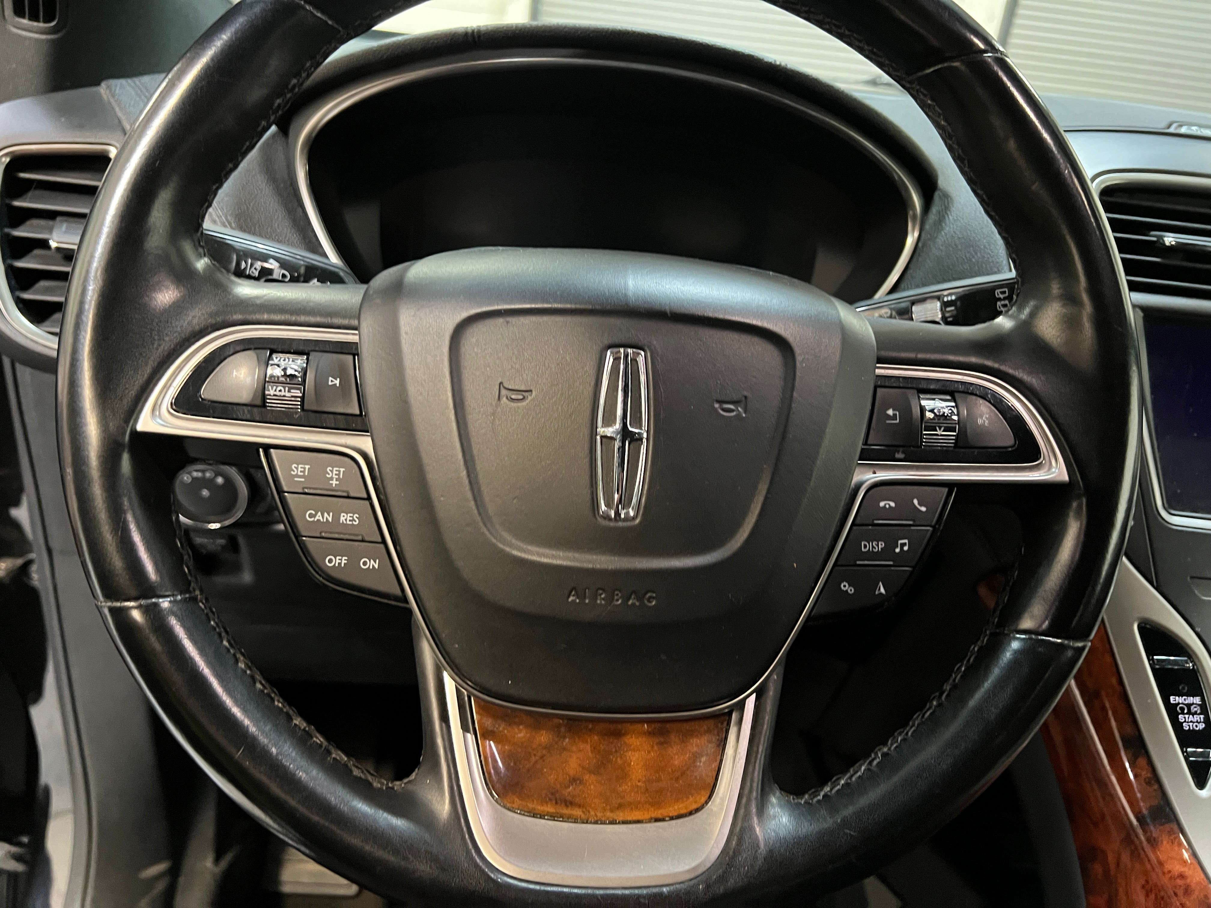 Thumbnail: 2020 Lincoln Nautilus - 4
