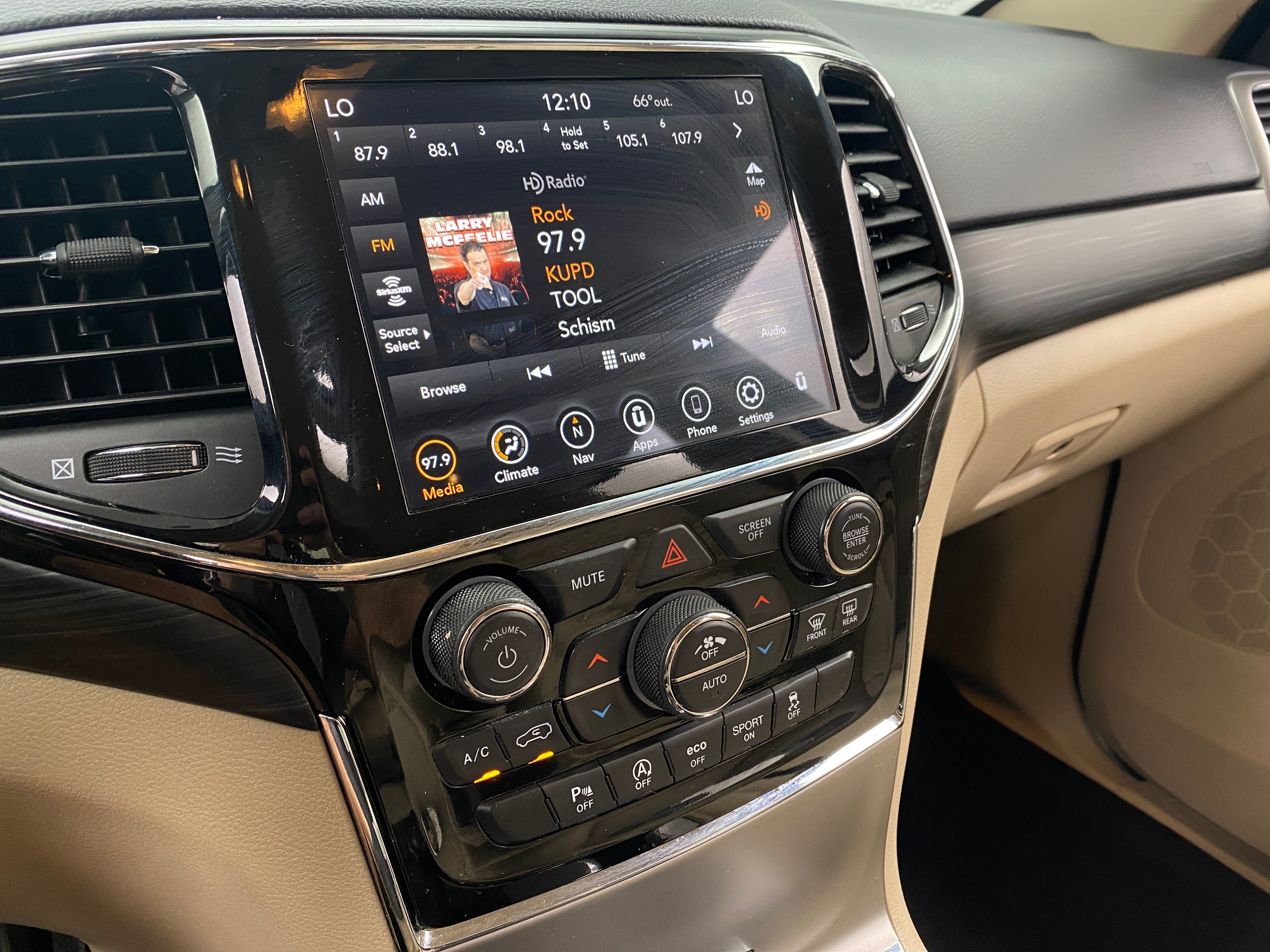 Thumbnail: 2020 Jeep Grand Cherokee - 4