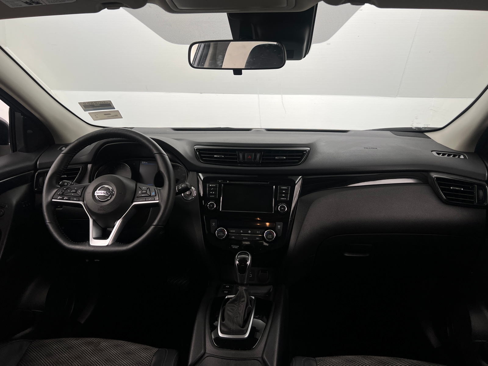 Thumbnail: 2022 Nissan Rogue Sport - 2