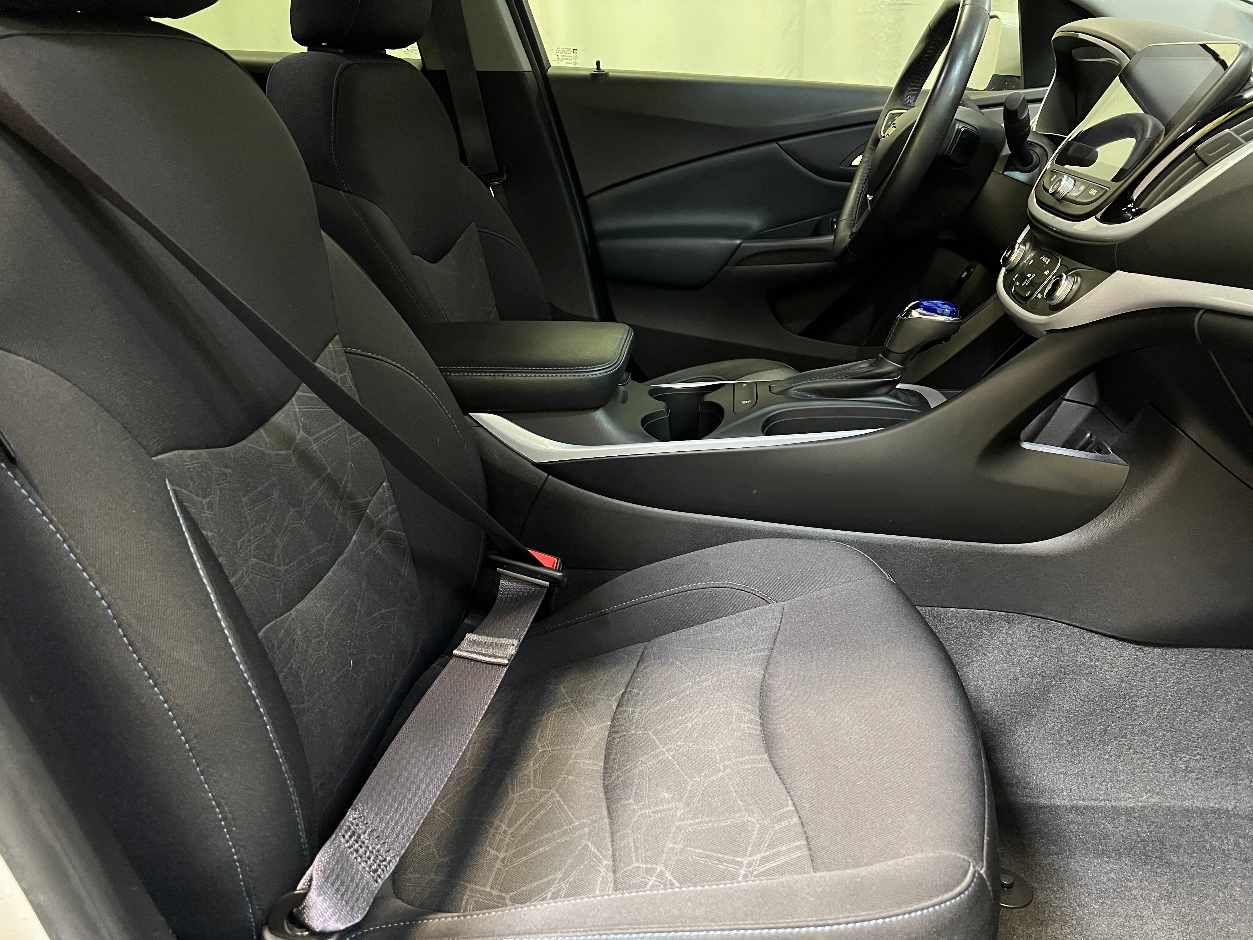 Thumbnail: 2017 Chevrolet Volt - 2