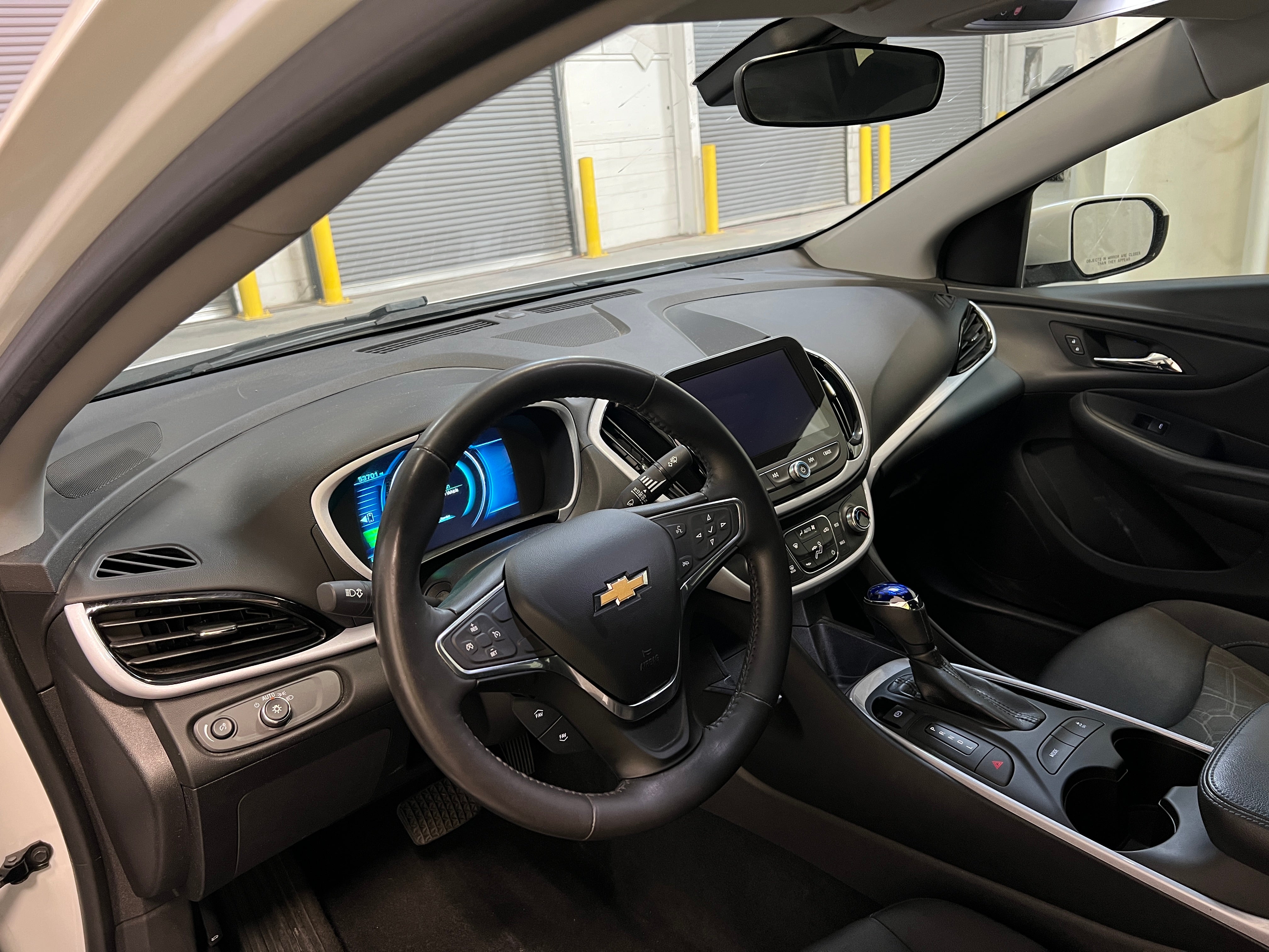 Thumbnail: 2017 Chevrolet Volt - 3