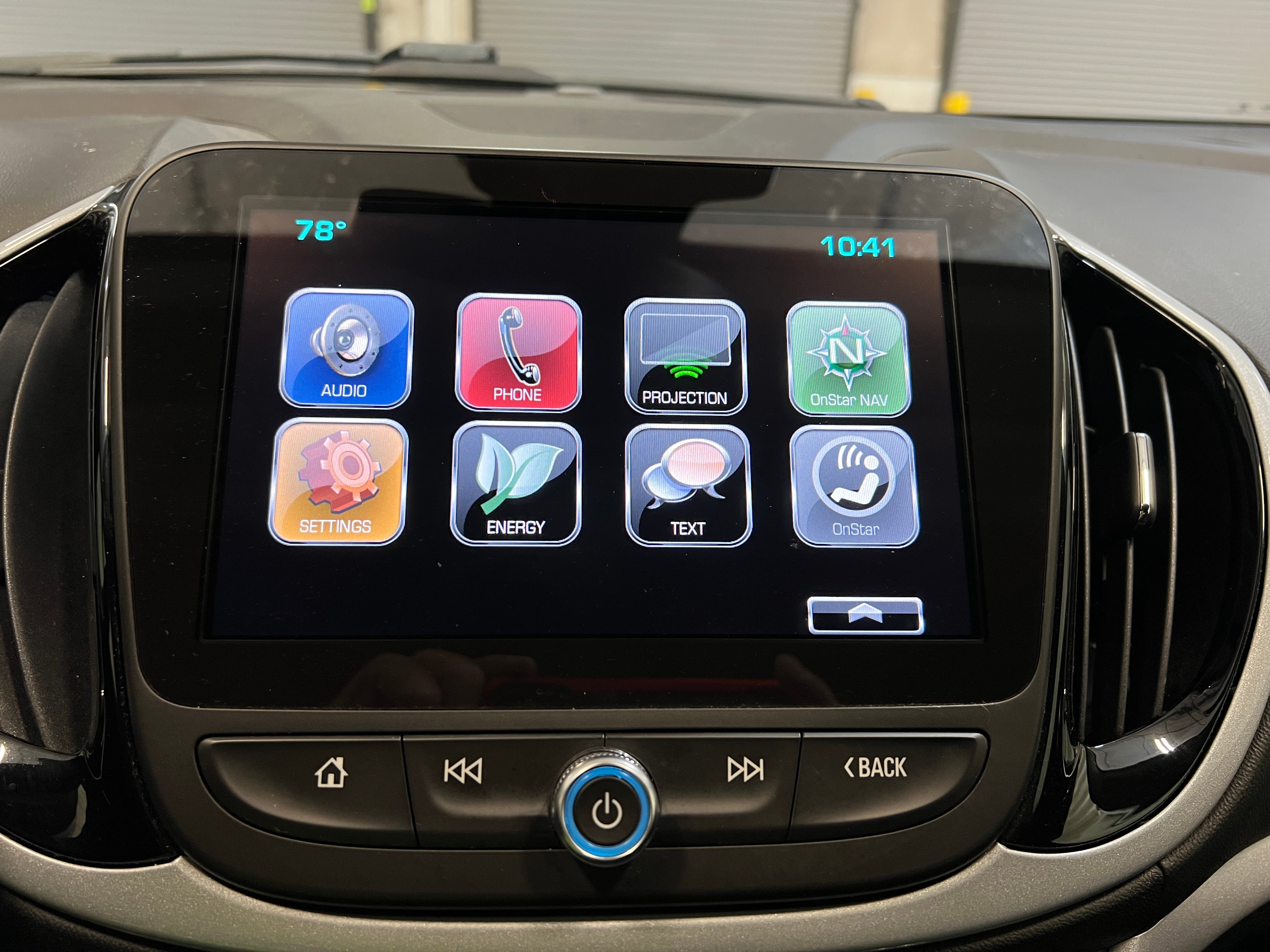 Thumbnail: 2017 Chevrolet Volt - 4