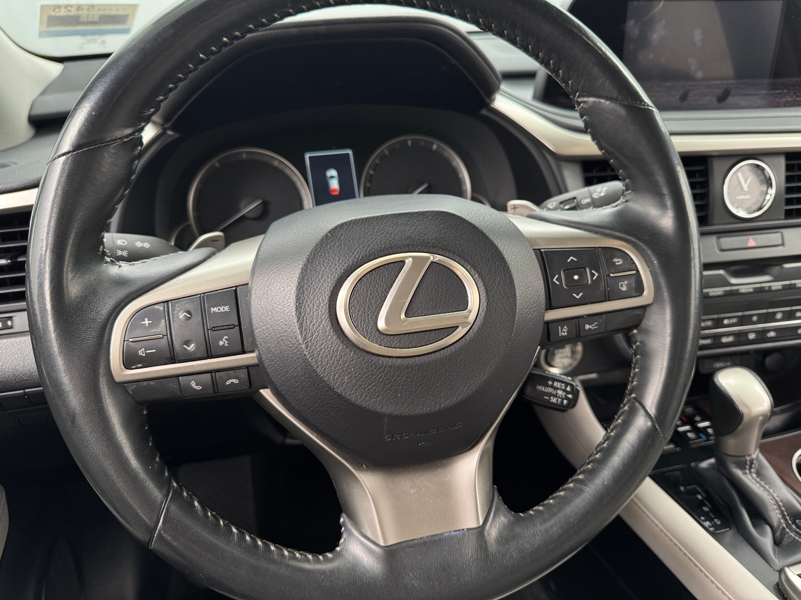 Thumbnail: 2022 Lexus RX - 4