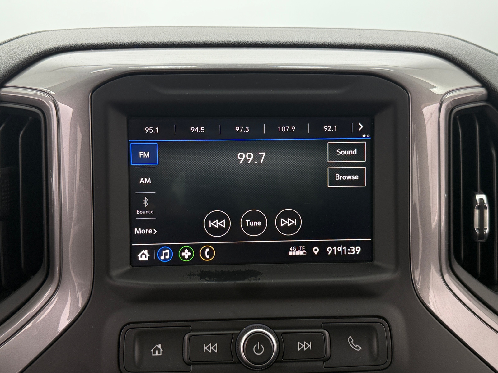 Thumbnail: 2021 Chevrolet Silverado 1500 - 4