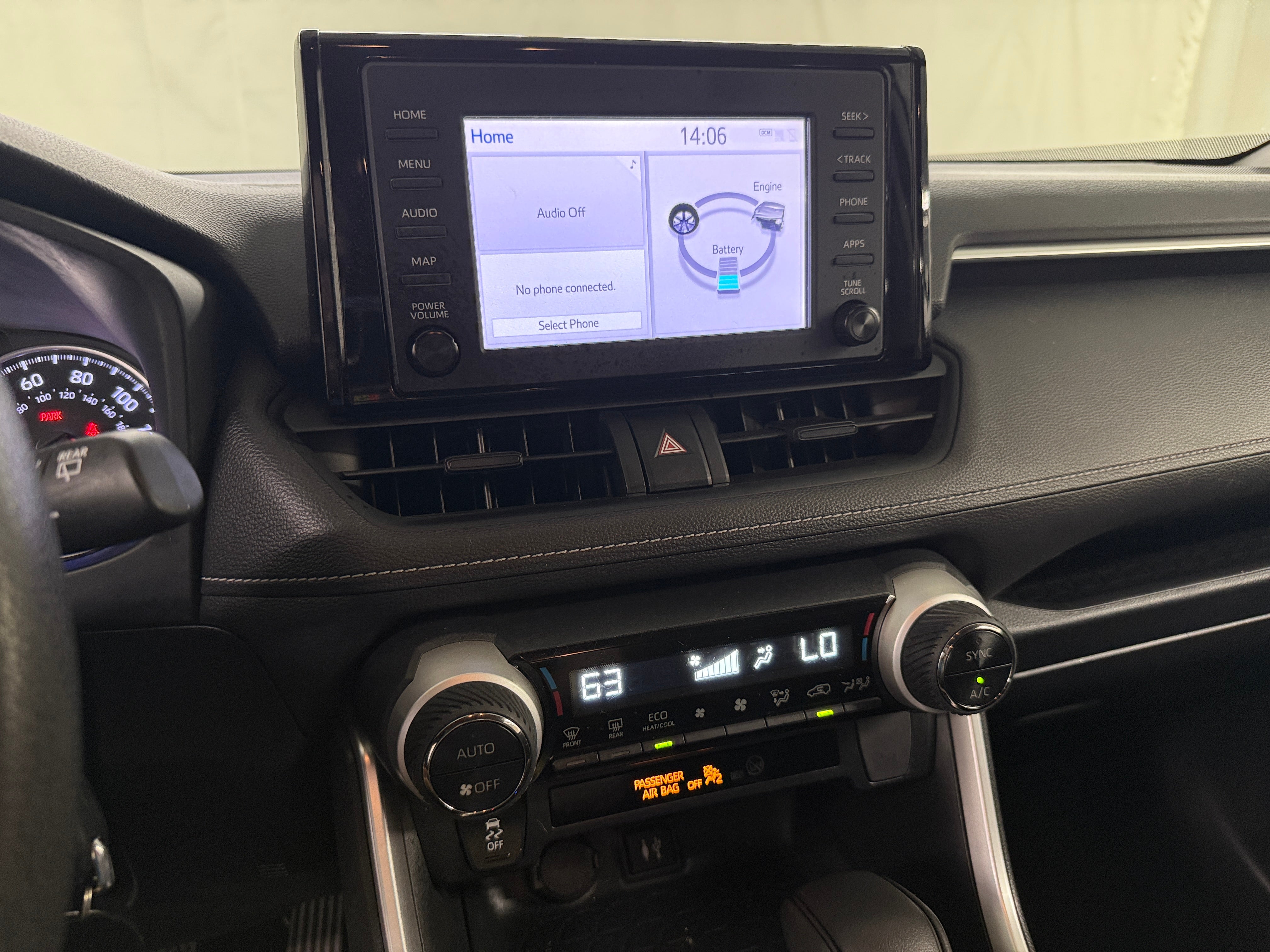 Thumbnail: 2019 Toyota RAV4 - 4