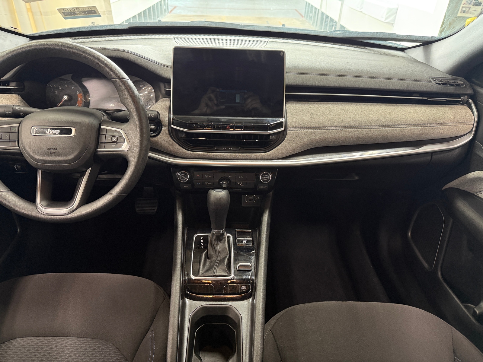 Thumbnail: 2023 Jeep Compass - 3