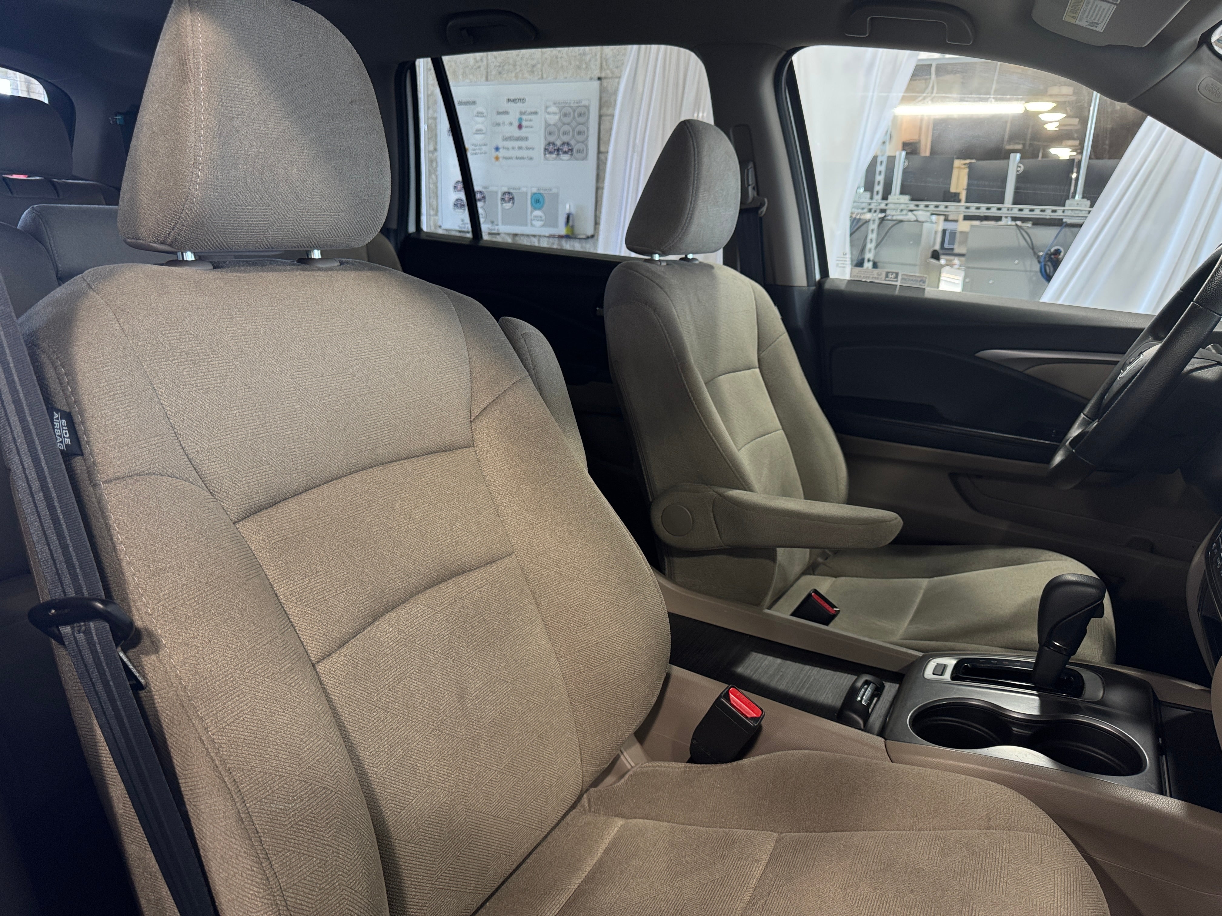 Thumbnail: 2019 Honda Pilot - 2