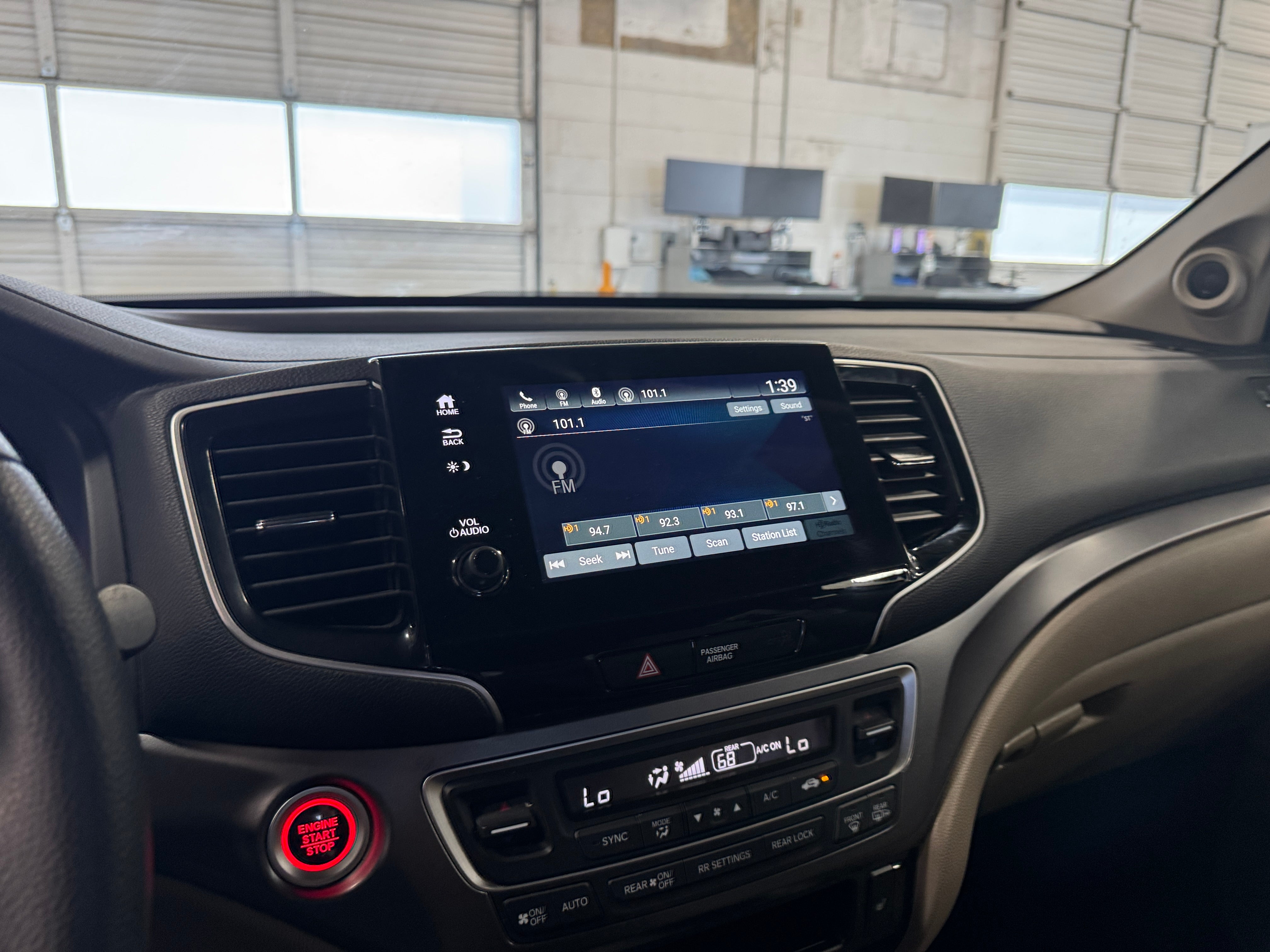 Thumbnail: 2019 Honda Pilot - 4