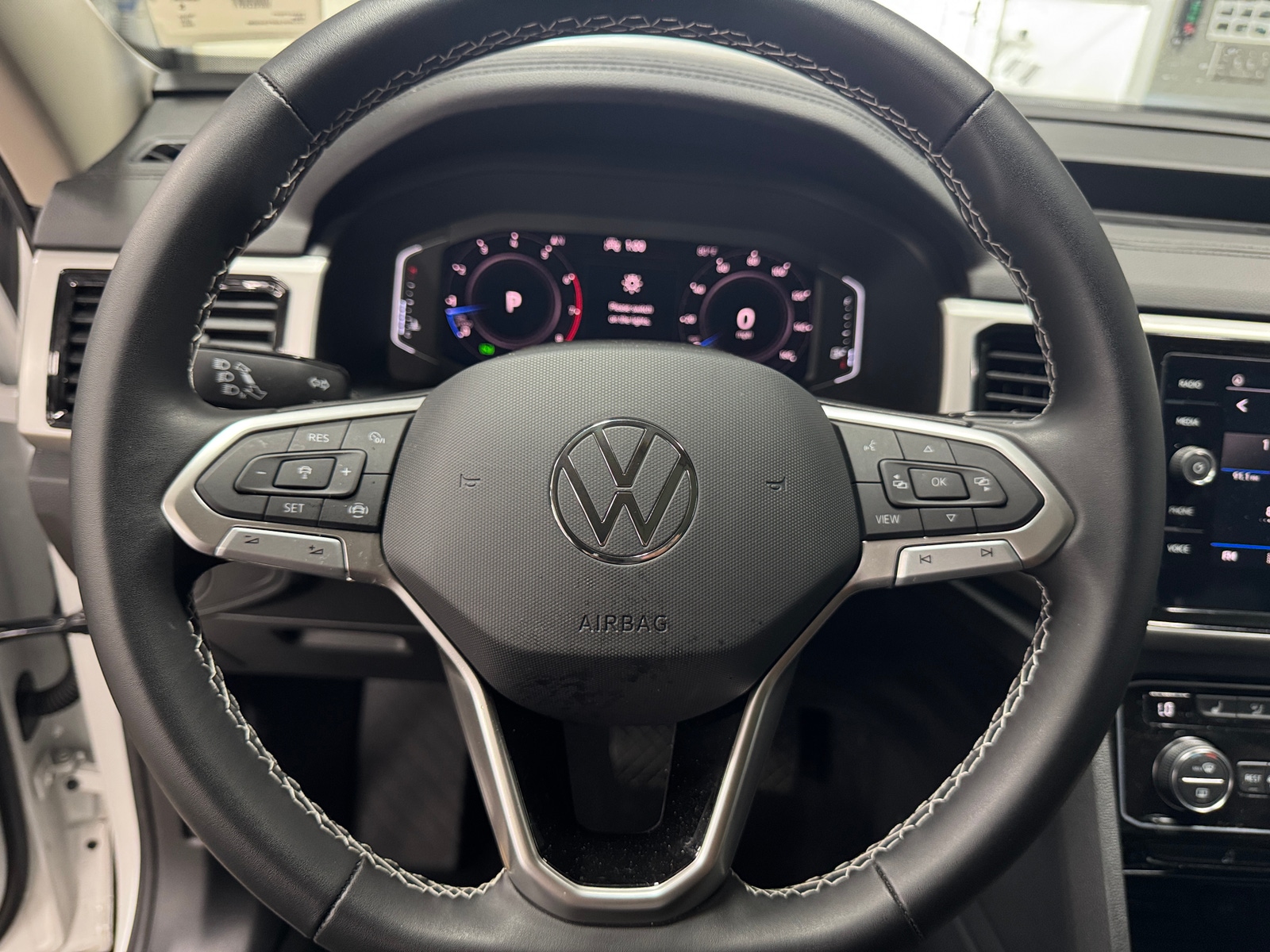 Thumbnail: 2023 Volkswagen Atlas - 4