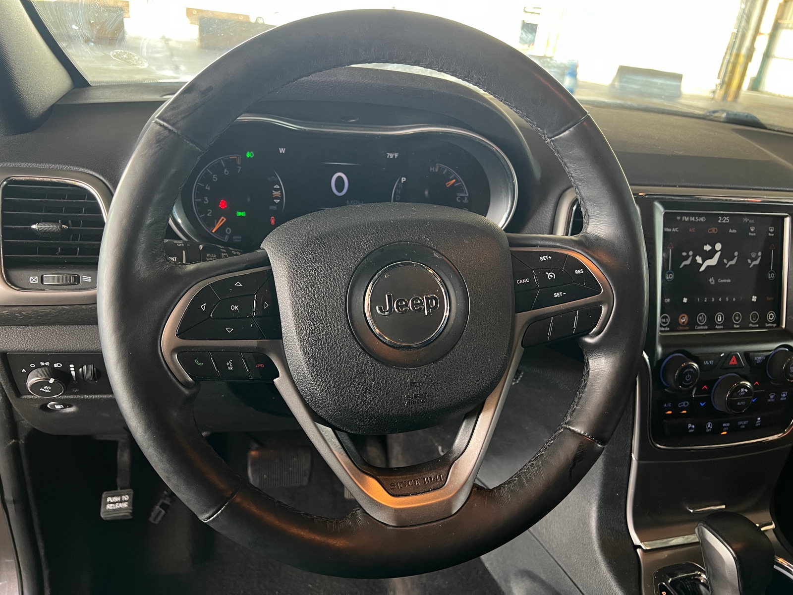 Thumbnail: 2018 Jeep Grand Cherokee - 4