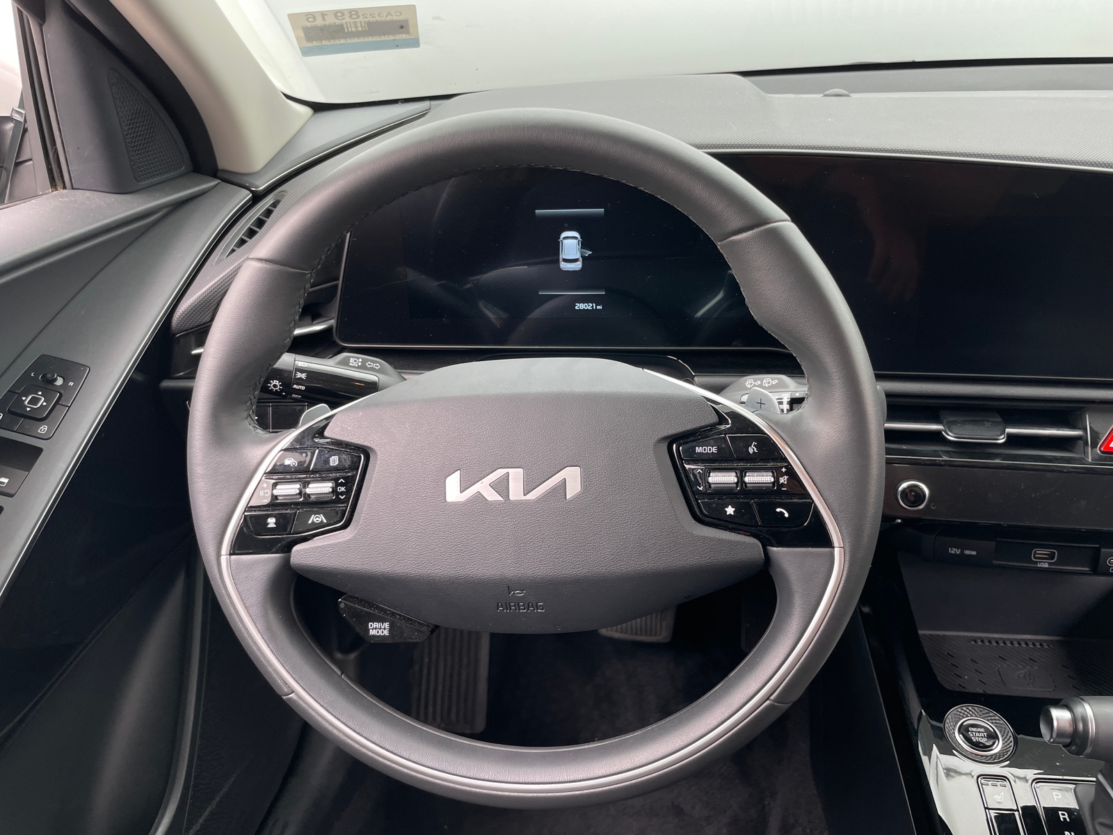 Thumbnail: 2023 Kia Niro - 4