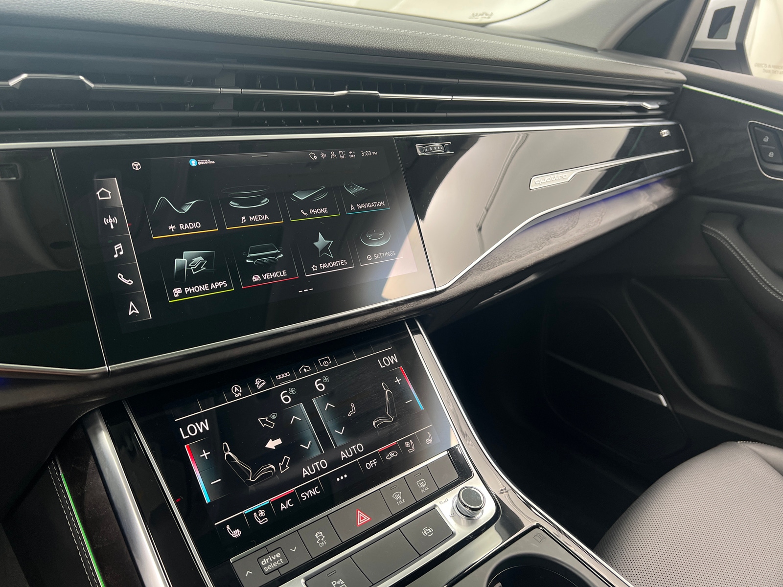 Thumbnail: 2023 Audi Q8 - 3