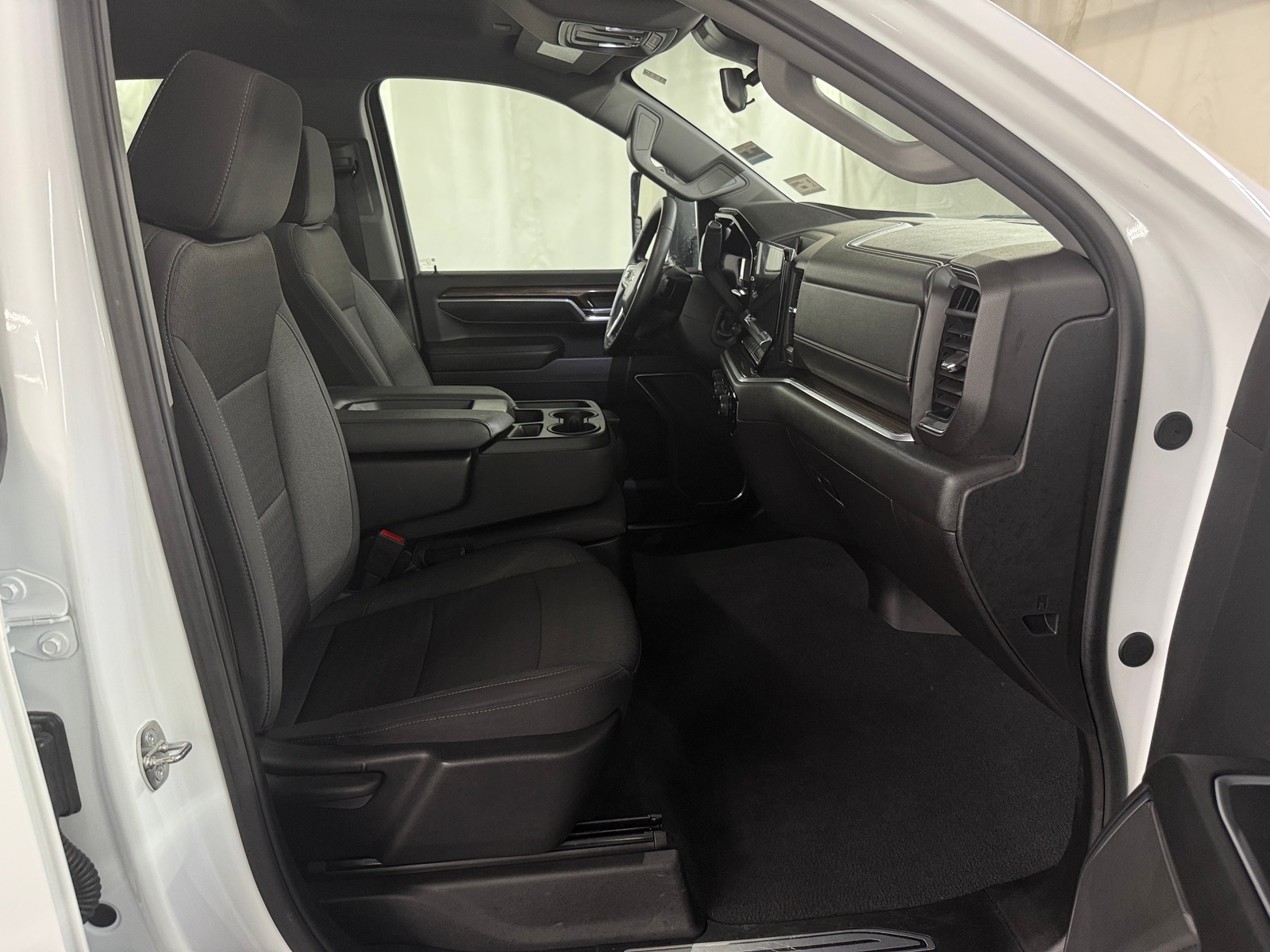 Thumbnail: 2024 Chevrolet Silverado 2500 - 2