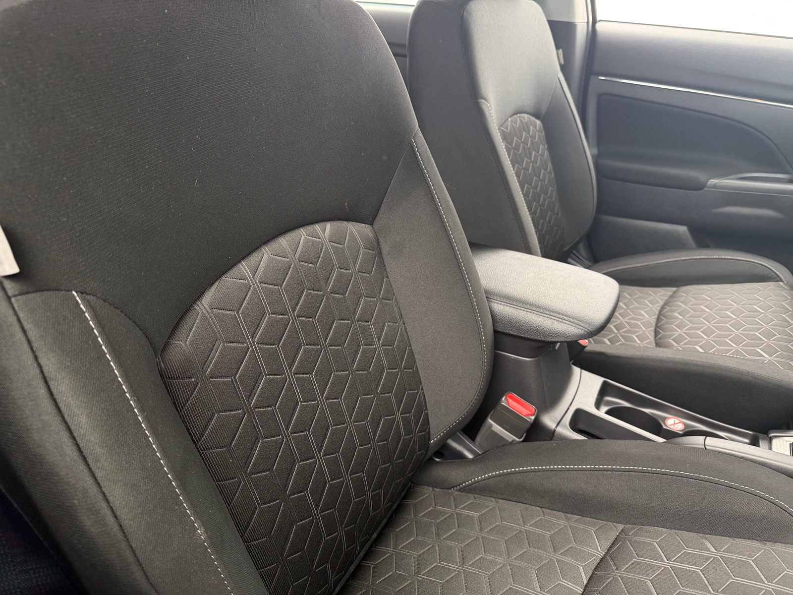 Thumbnail: 2024 Mitsubishi Outlander Sport - 2