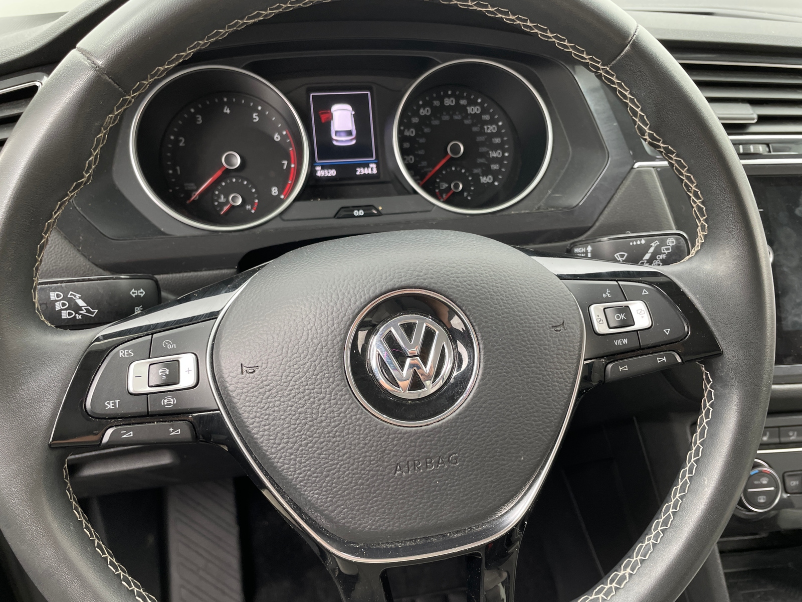 Thumbnail: 2021 Volkswagen Tiguan - 4