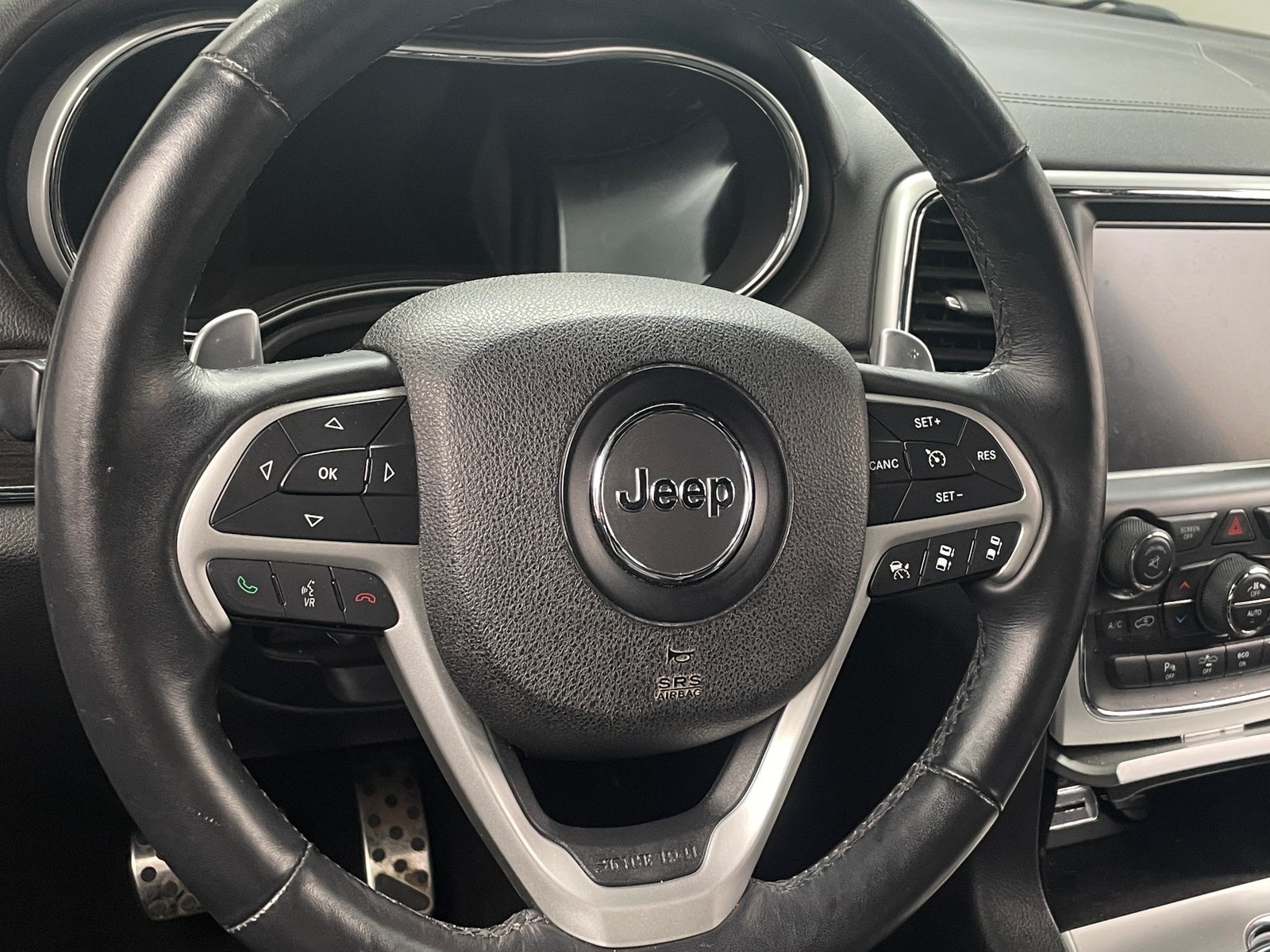 Thumbnail: 2015 Jeep Grand Cherokee - 4