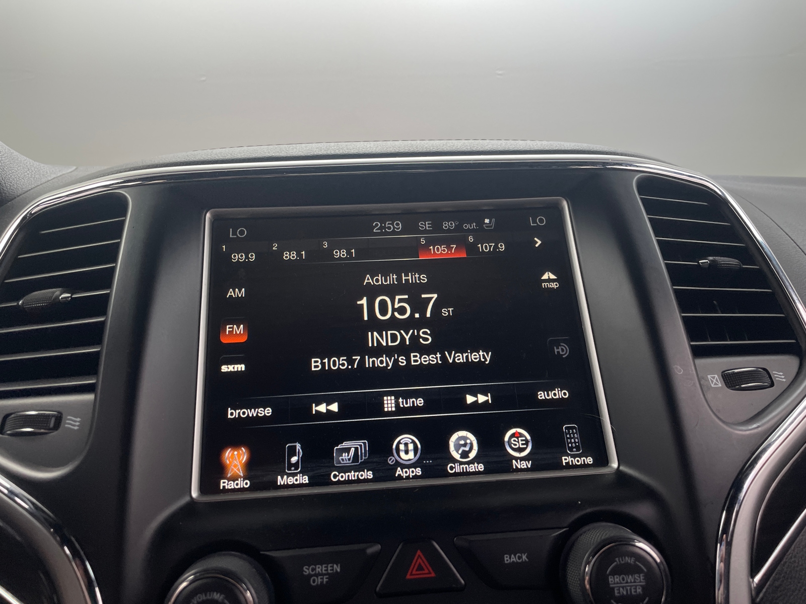 Thumbnail: 2015 Jeep Grand Cherokee - 3