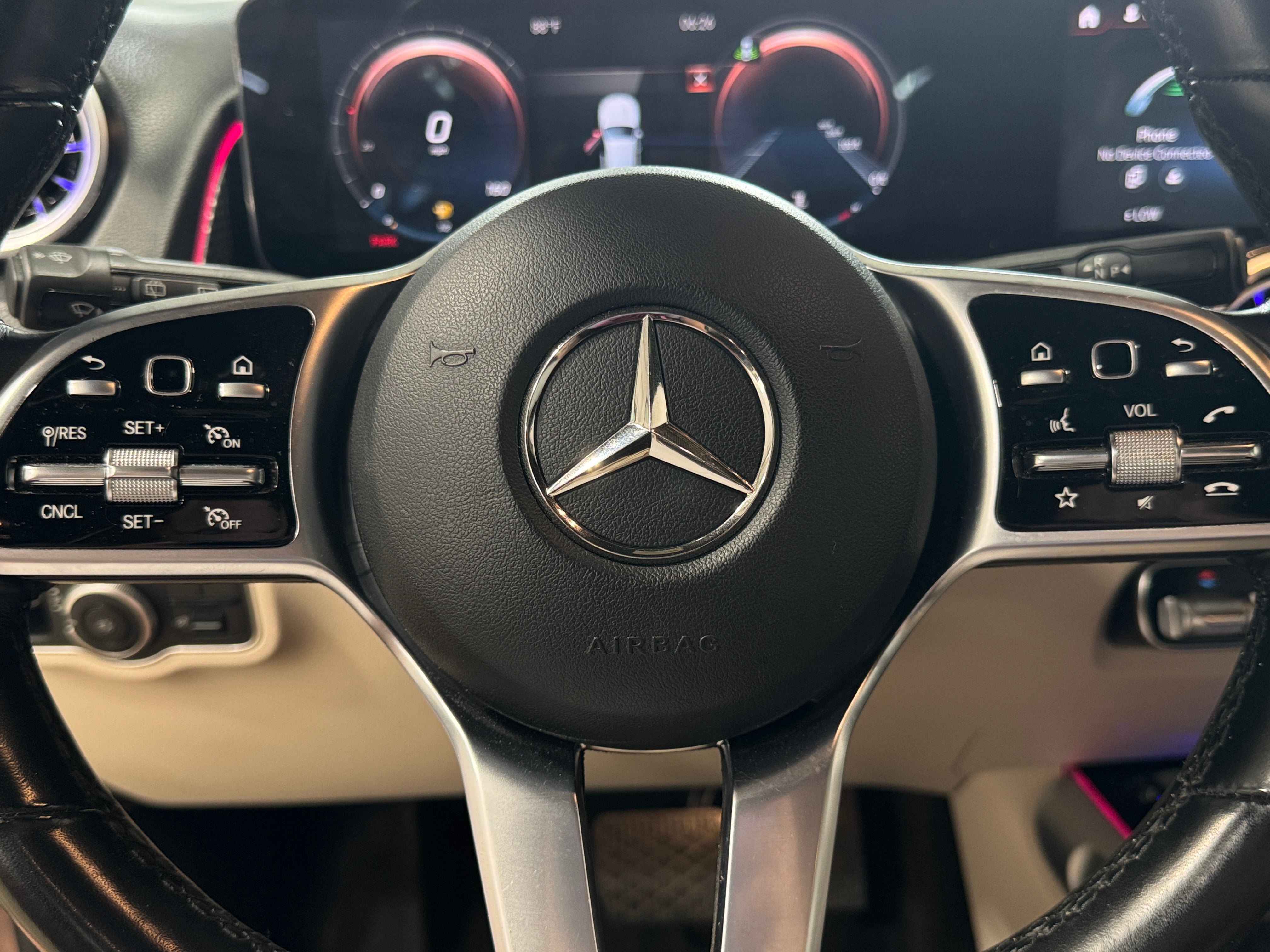 Thumbnail: 2022 Mercedes-Benz GLB - 4