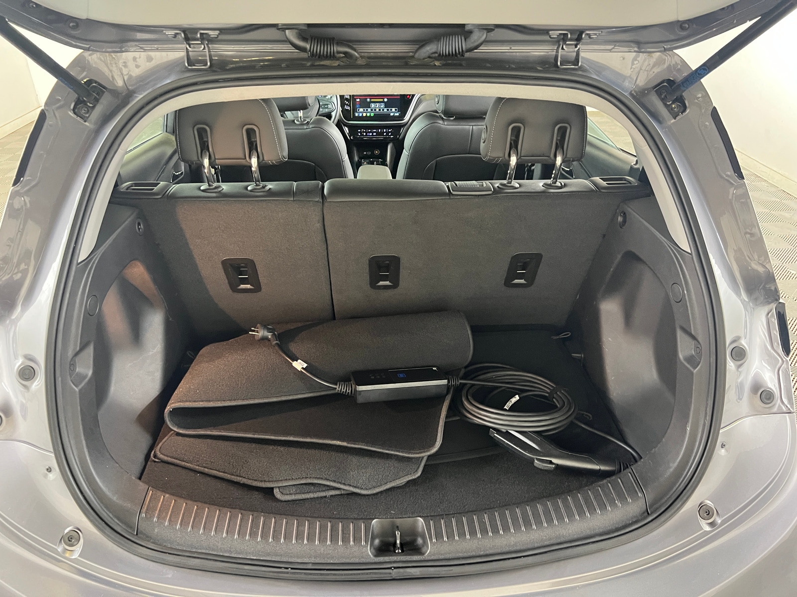 Thumbnail: 2023 Chevrolet Bolt EV - 6