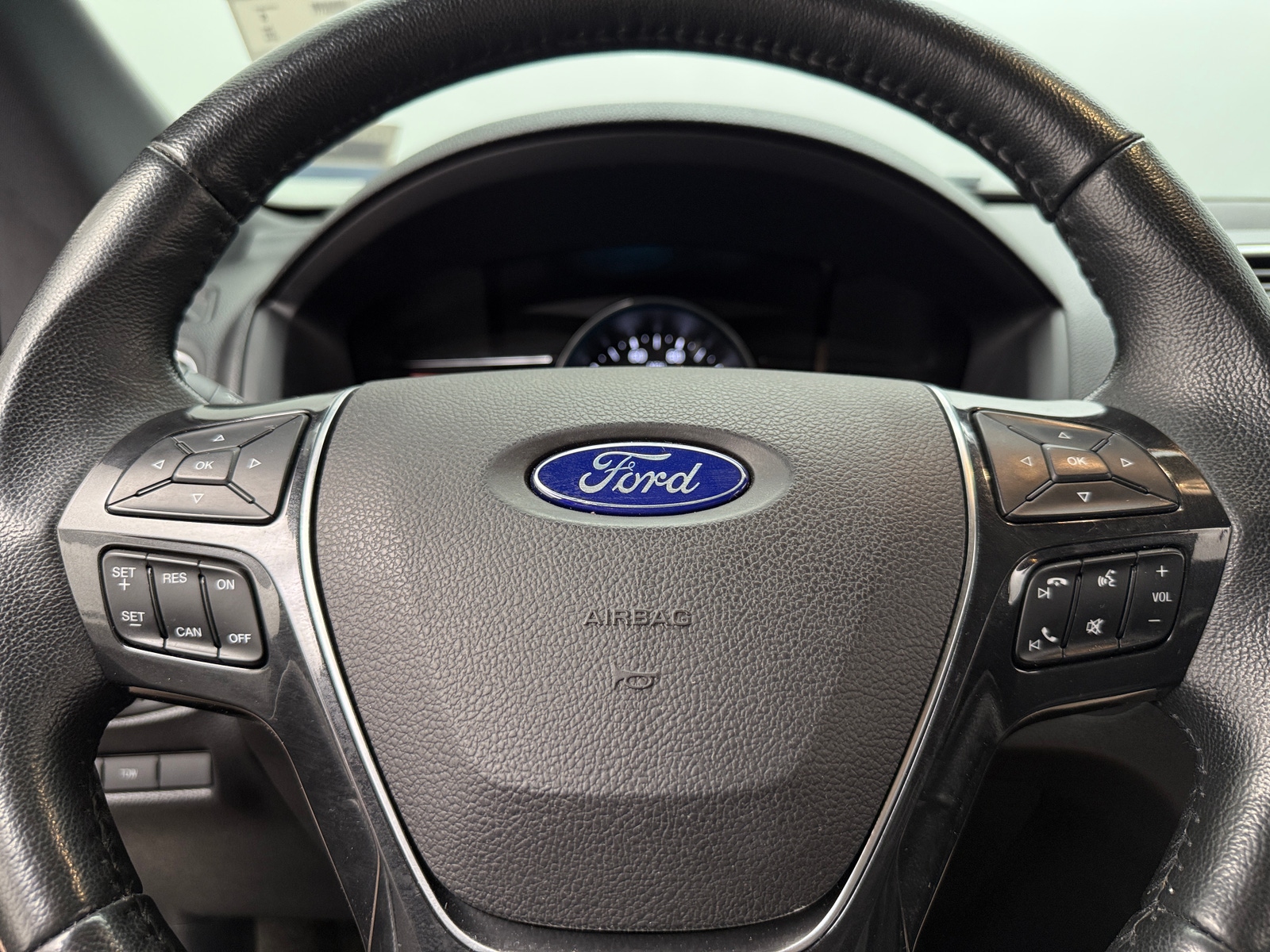 Thumbnail: 2018 Ford Explorer - 4