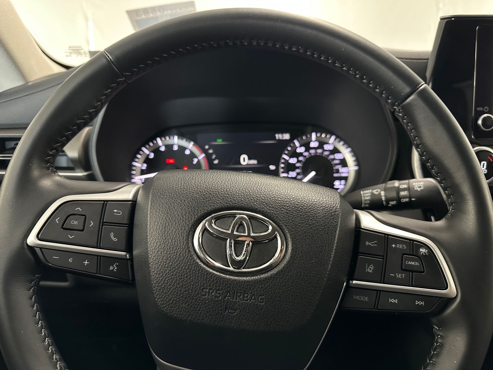 Thumbnail: 2023 Toyota Highlander - 5