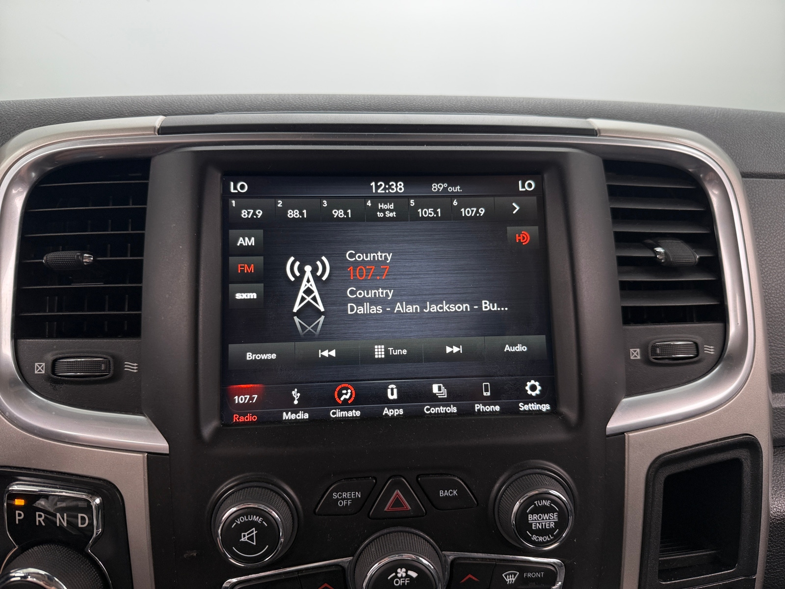 Thumbnail: 2019 RAM 1500 Classic - 4