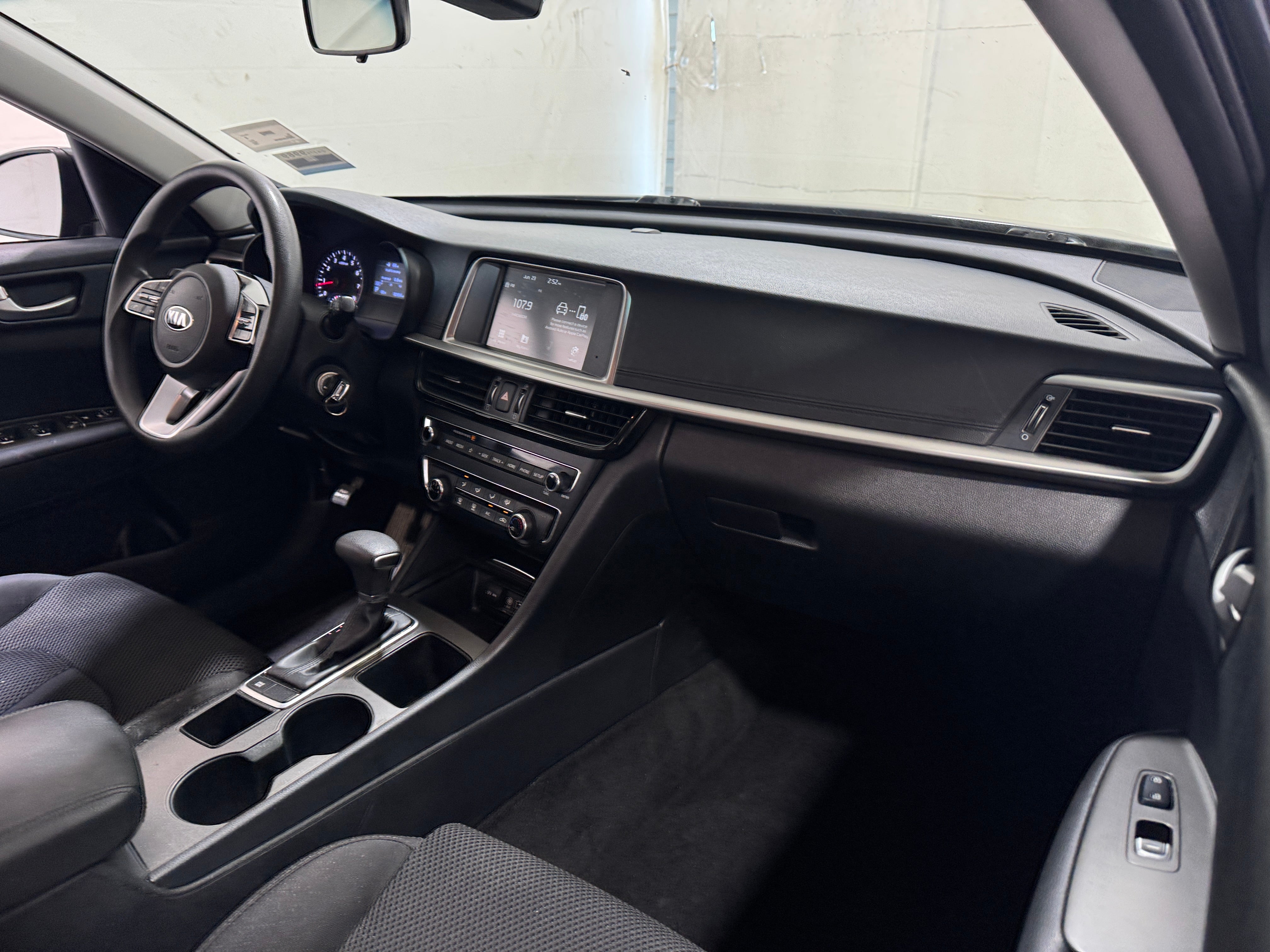 Thumbnail: 2020 Kia Optima - 3