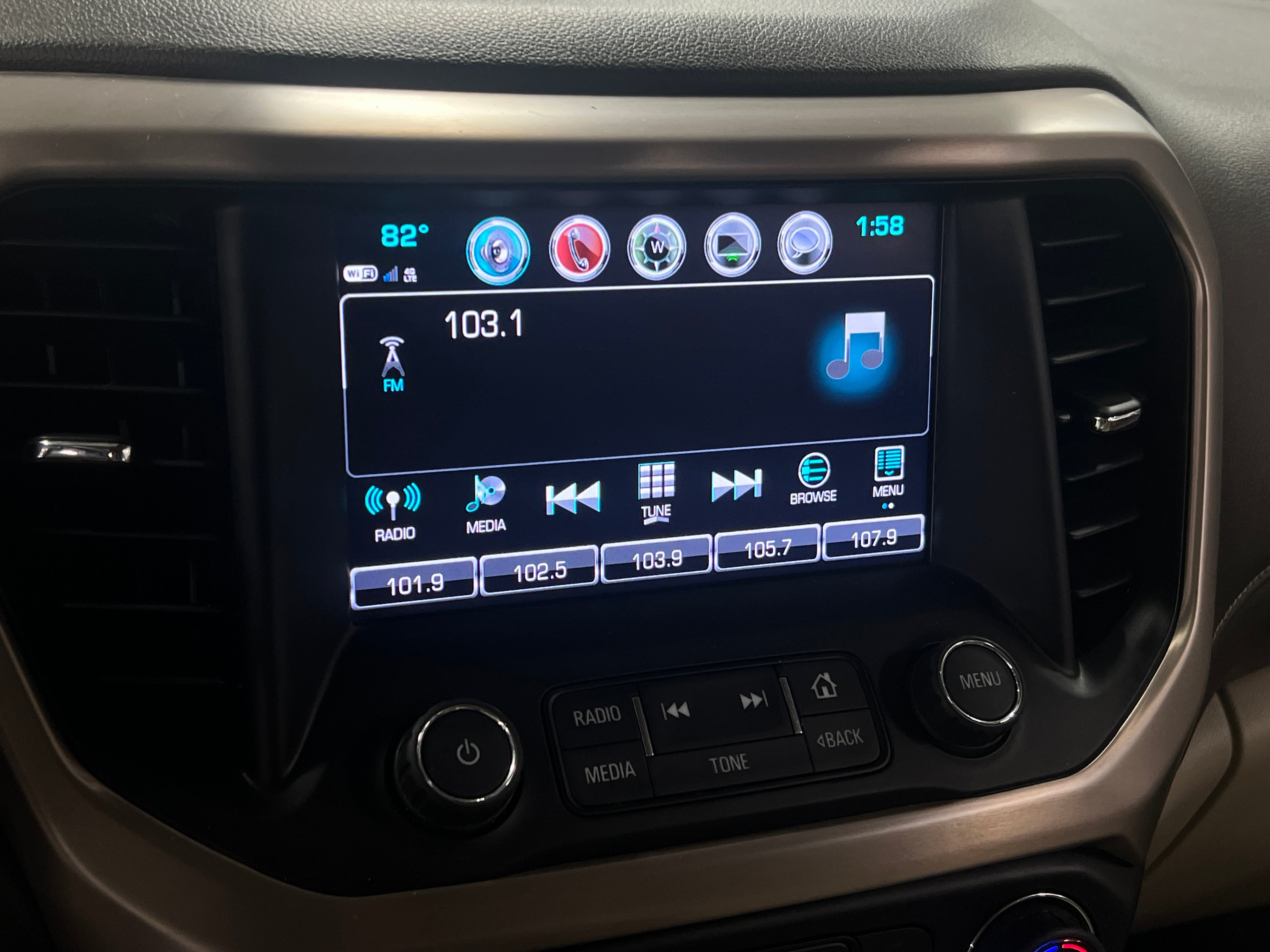 Thumbnail: 2017 GMC Acadia - 3
