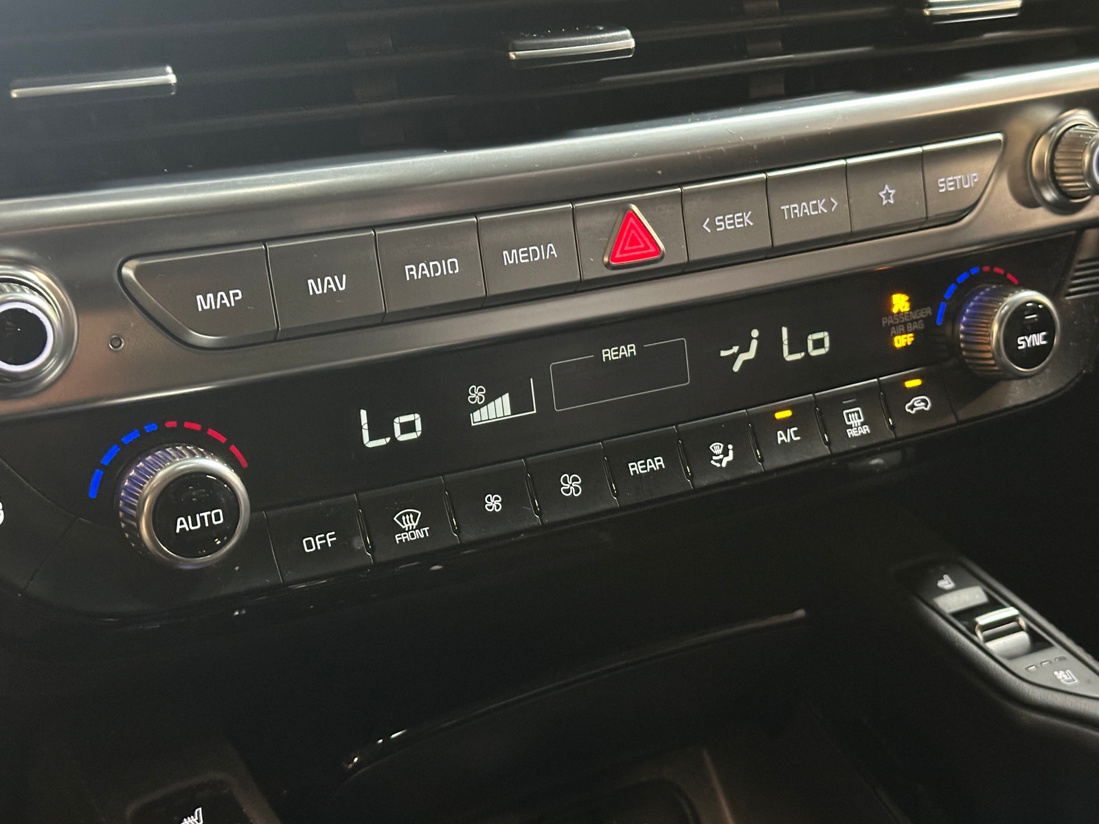 Thumbnail: 2020 Kia Telluride - 3
