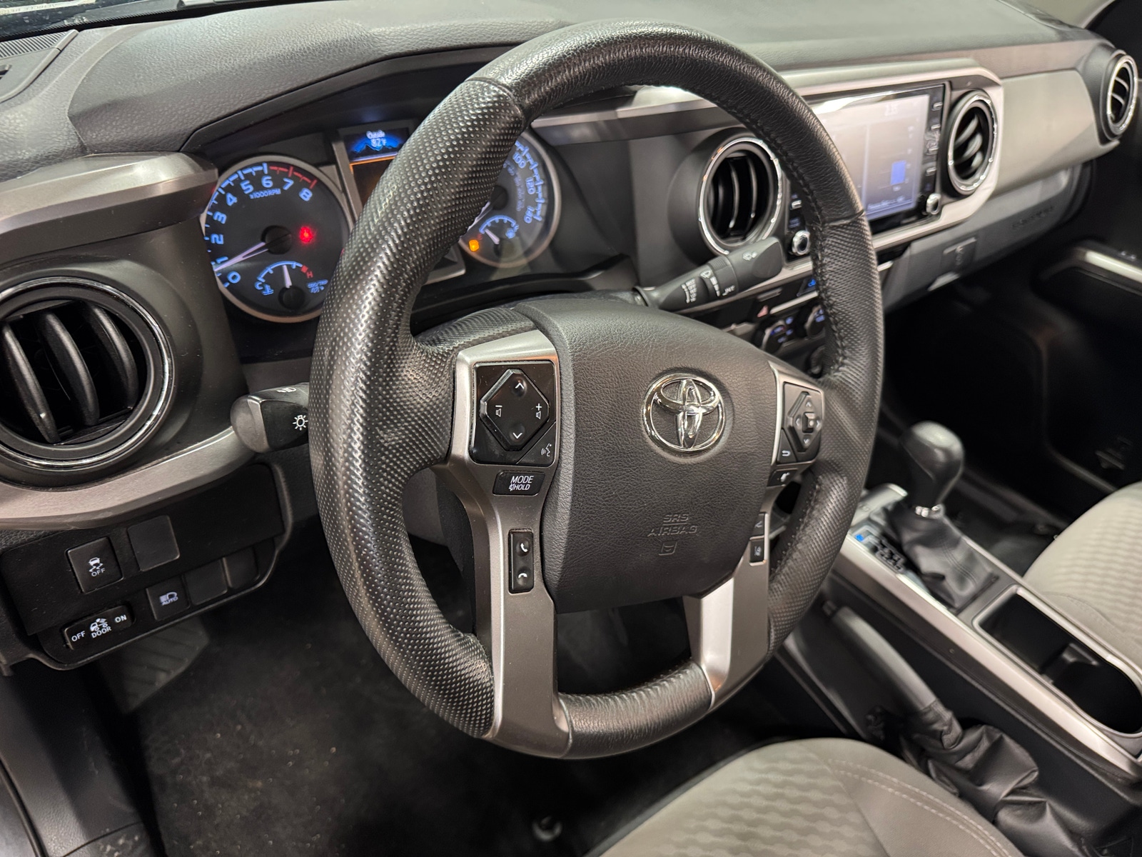 Thumbnail: 2022 Toyota Tacoma - 3