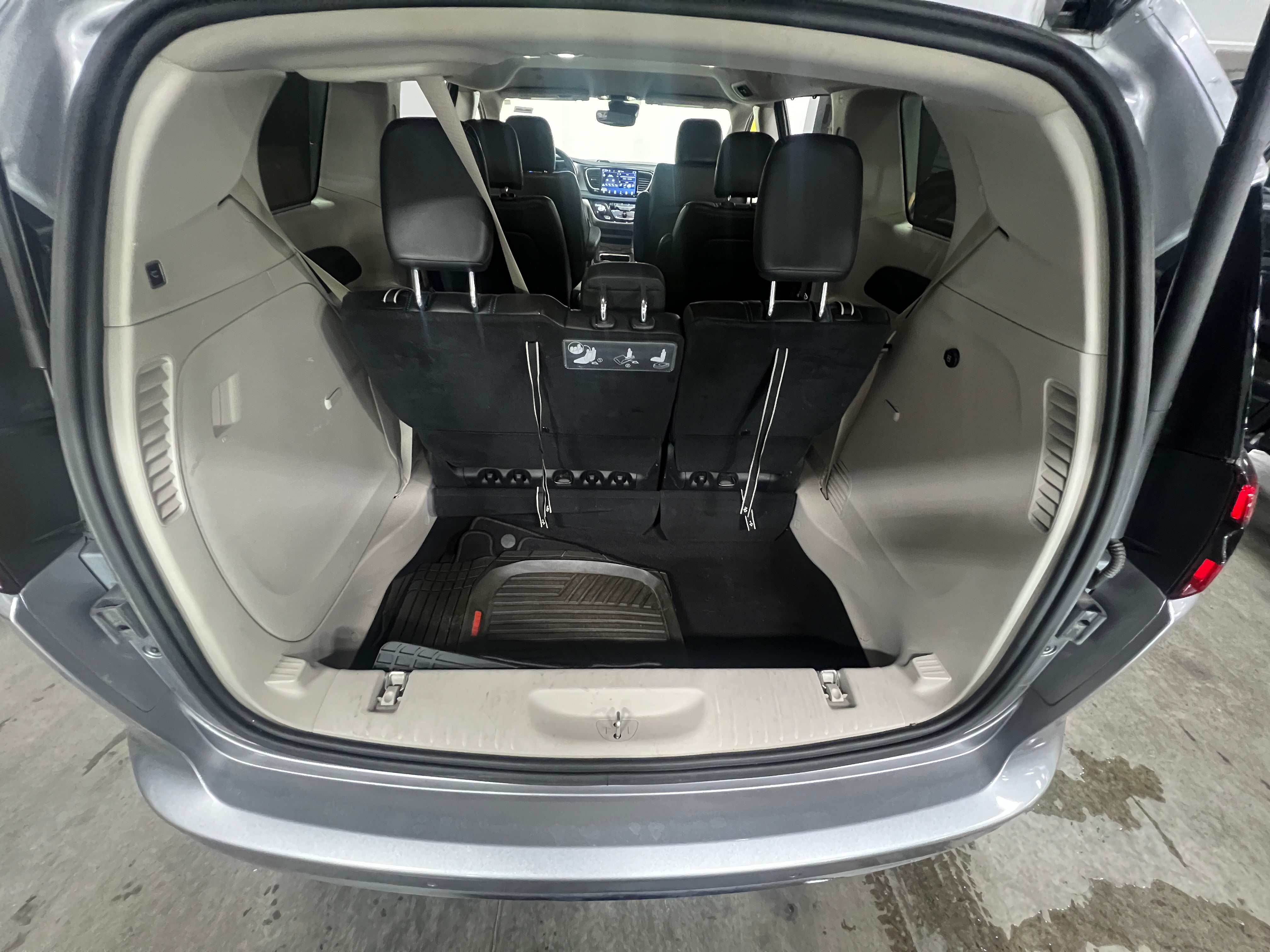 Thumbnail: 2021 Chrysler Pacifica - 7