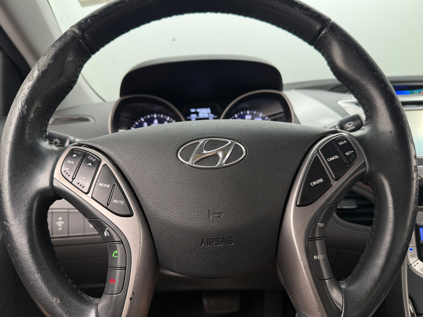 Thumbnail: 2013 Hyundai Elantra - 4