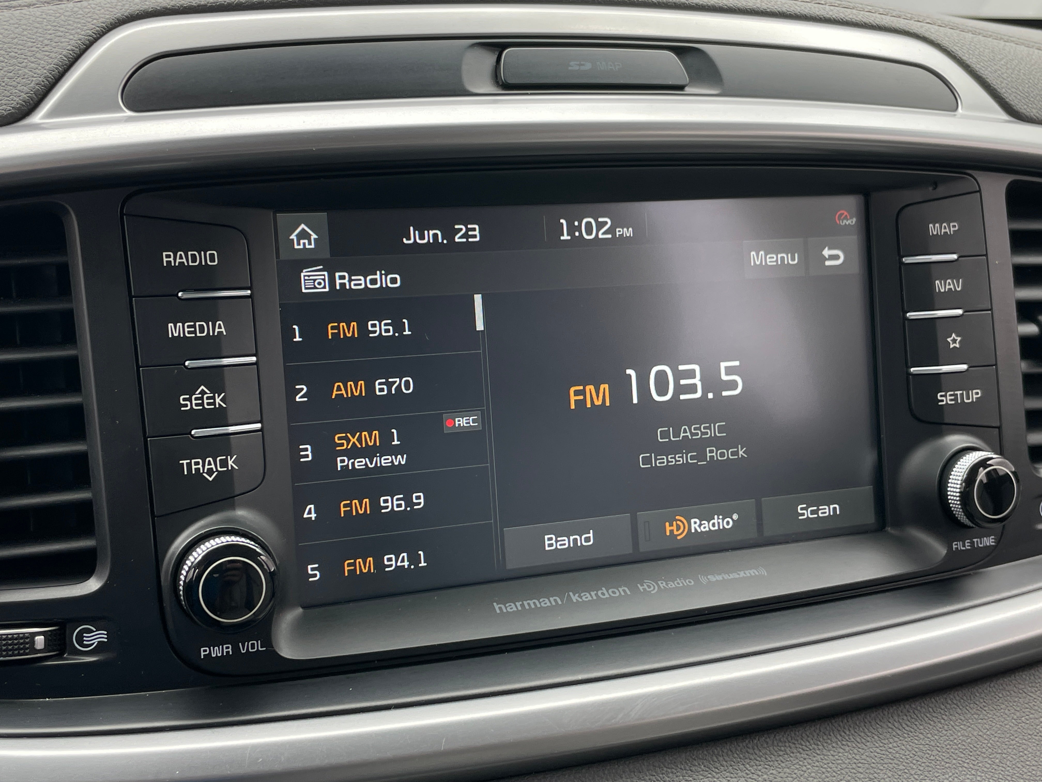 Thumbnail: 2020 Kia Sorento - 4