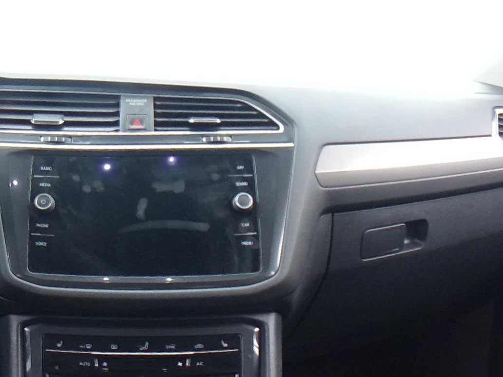 Thumbnail: 2022 Volkswagen Tiguan - 2