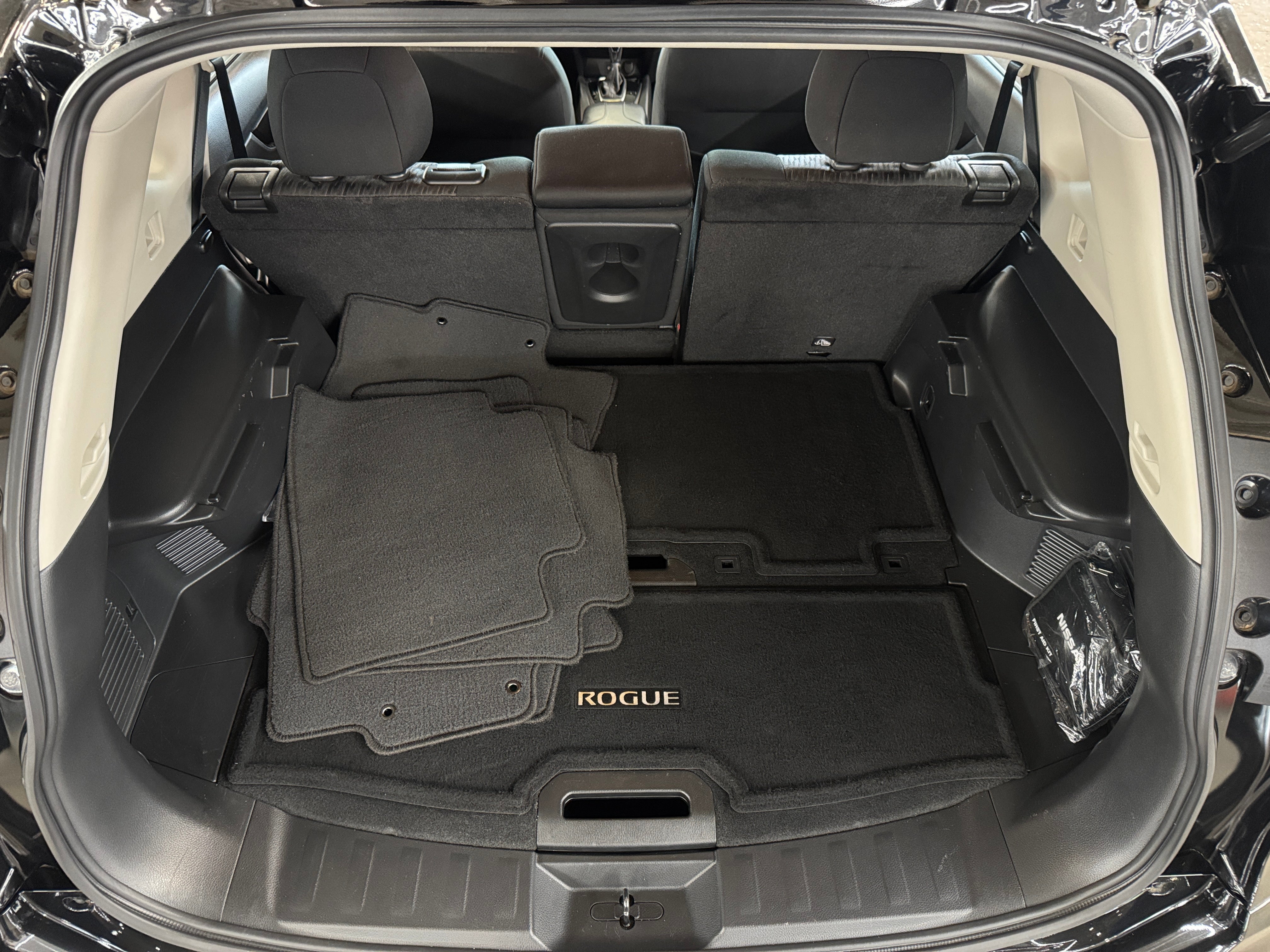 Thumbnail: 2018 Nissan Rogue - 7