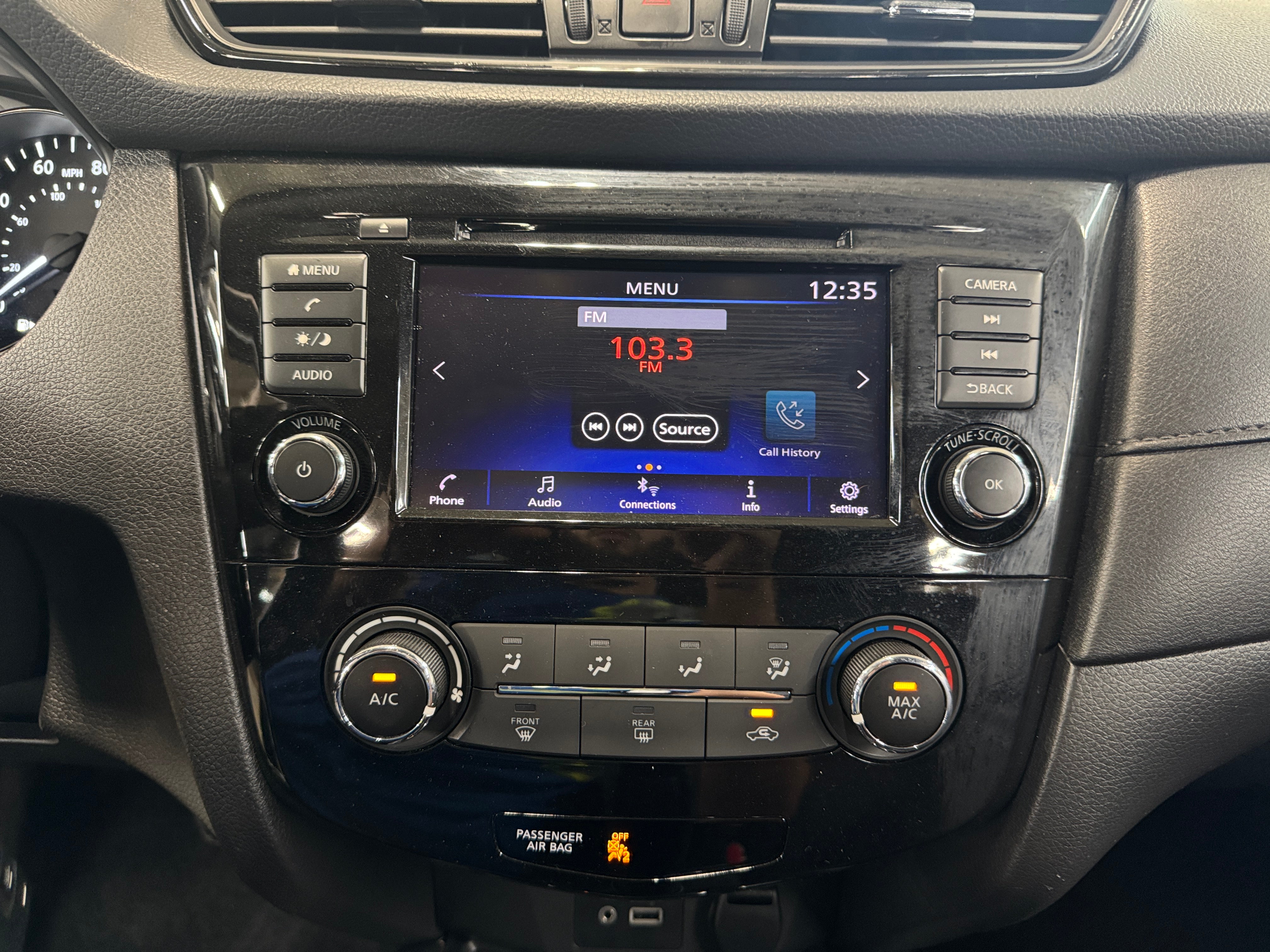 Thumbnail: 2018 Nissan Rogue - 4