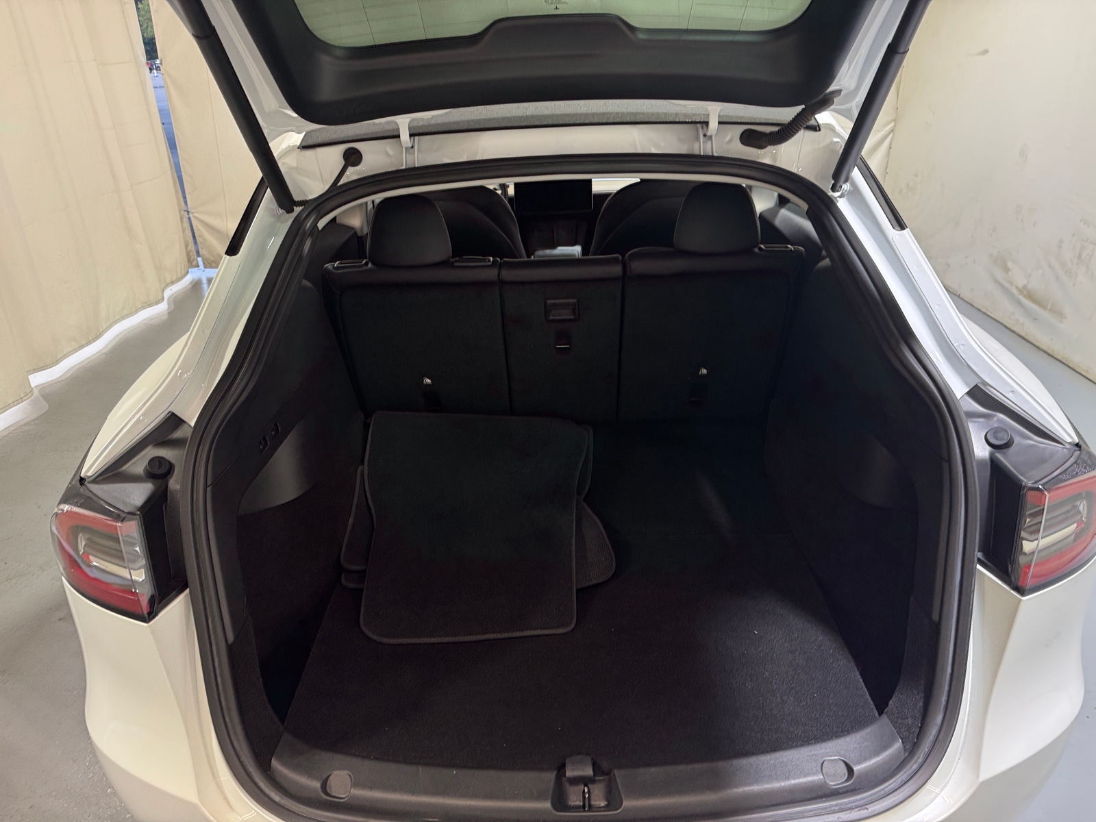 Thumbnail: 2022 Tesla Model Y - 6