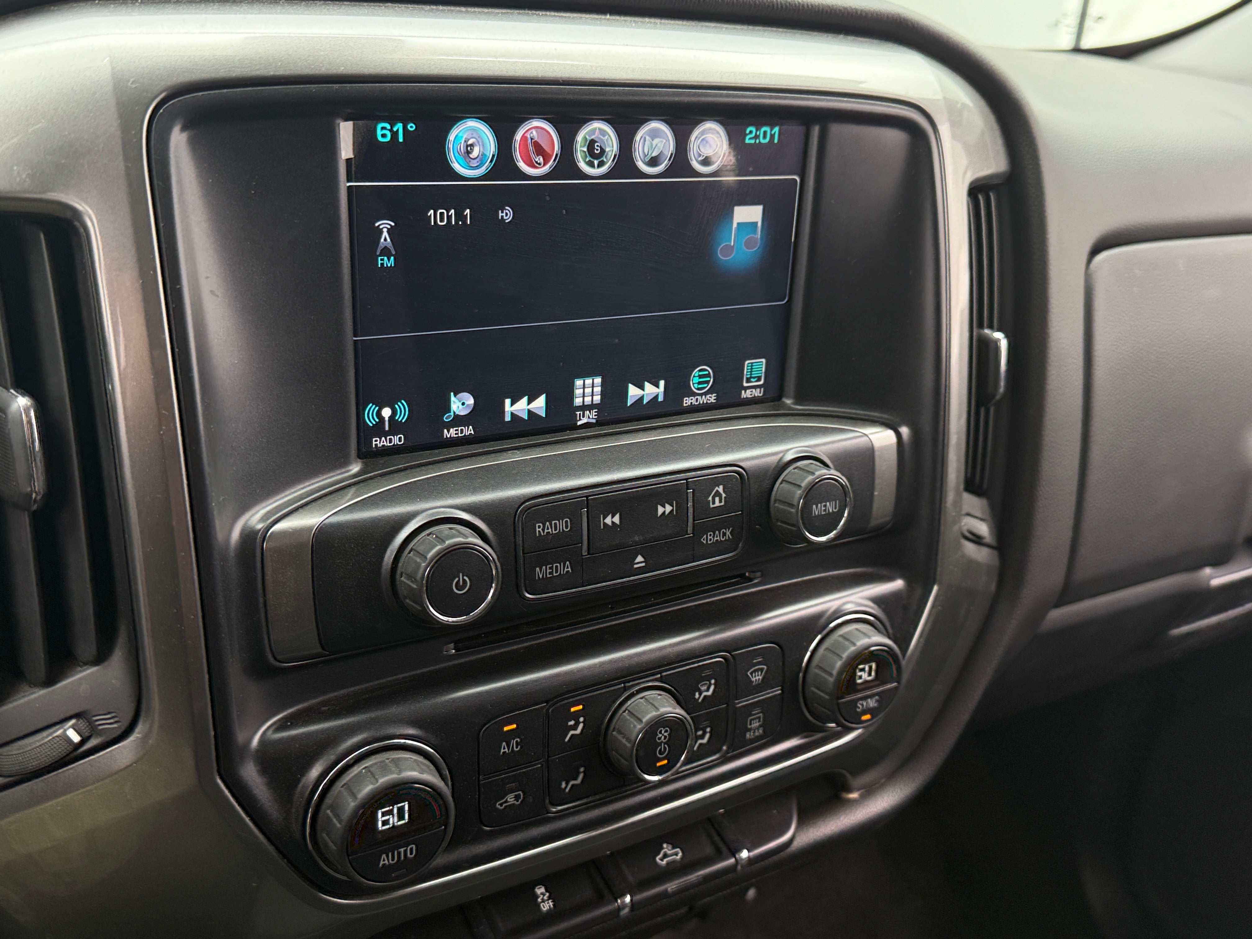Thumbnail: 2016 Chevrolet Silverado 1500 - 4