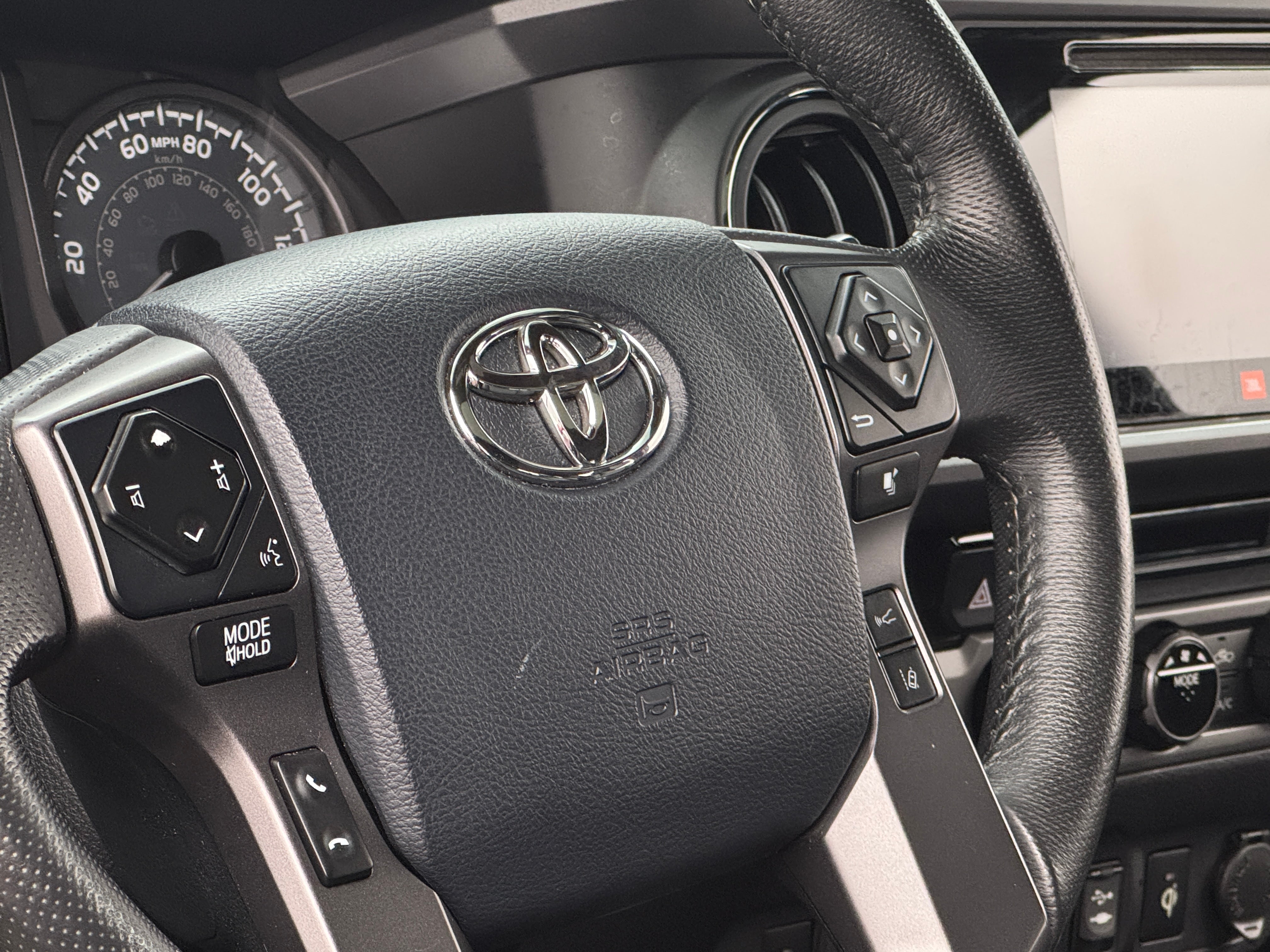 Thumbnail: 2018 Toyota Tacoma - 5