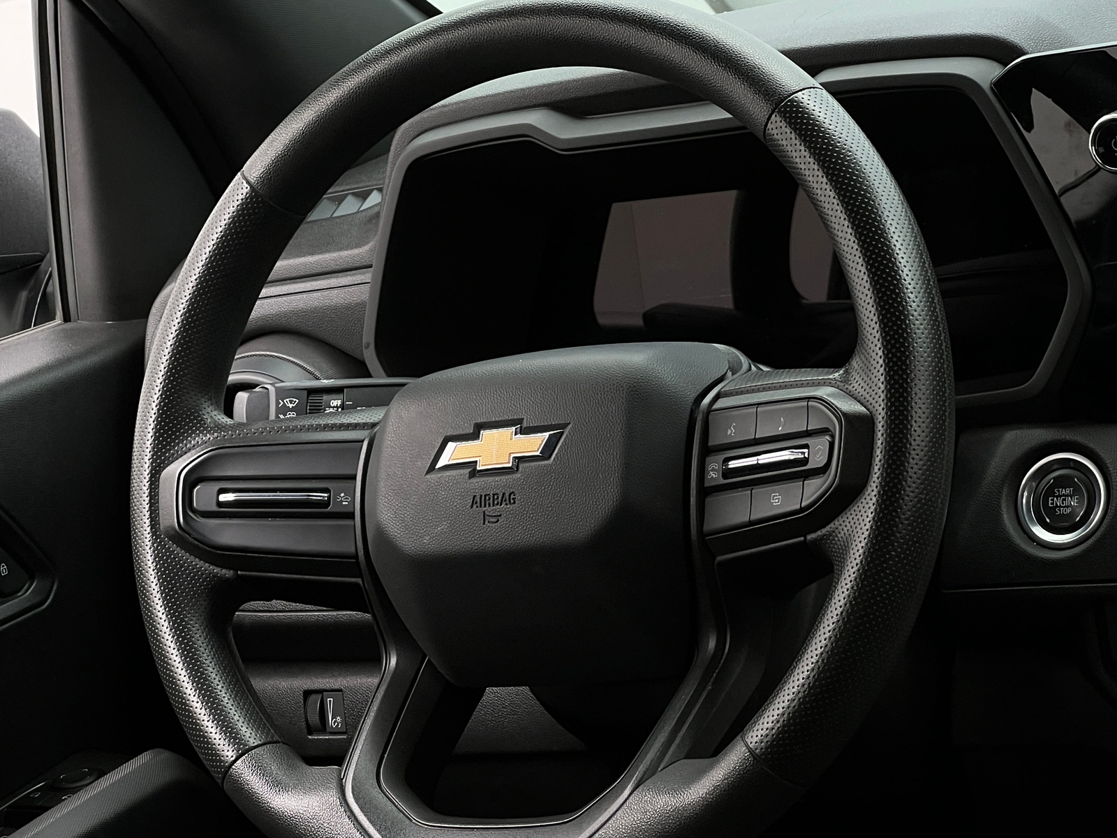 Thumbnail: 2023 Chevrolet Colorado - 5