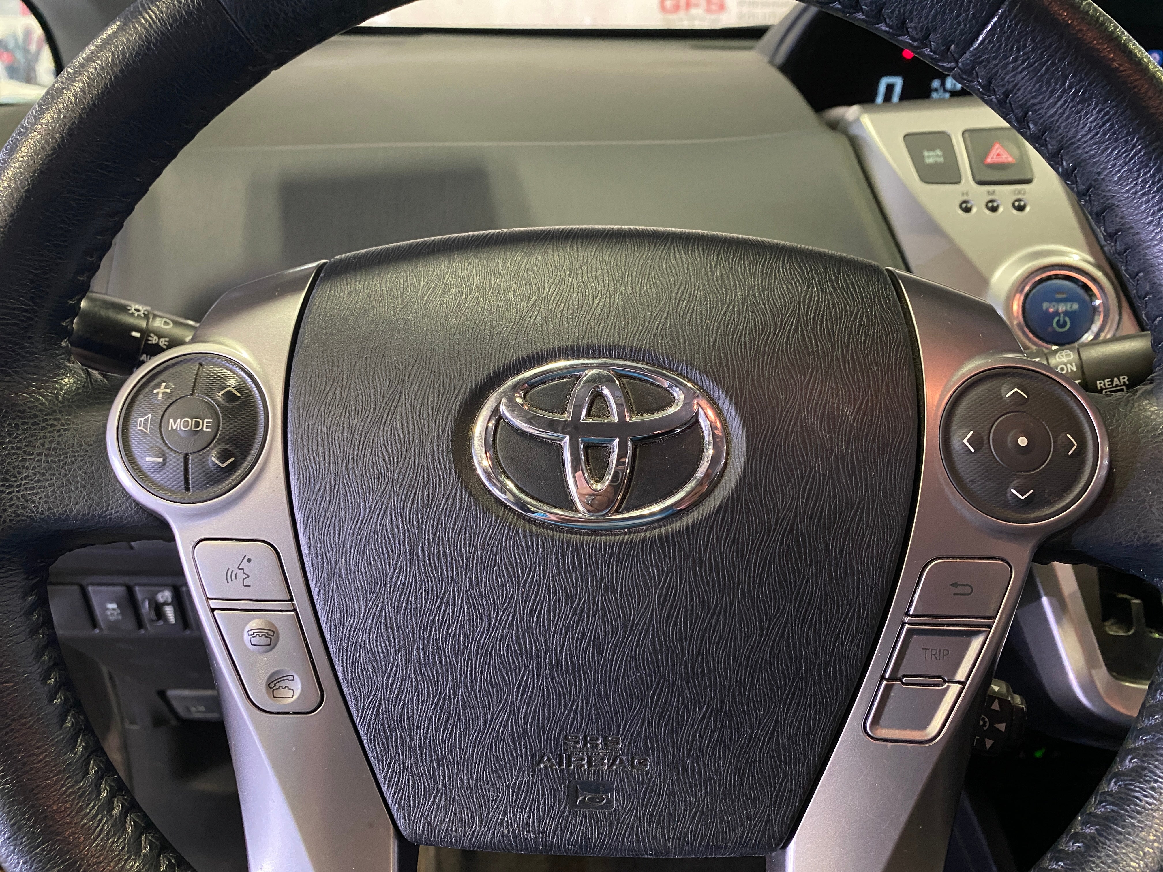 Thumbnail: 2015 Toyota Prius v - 4
